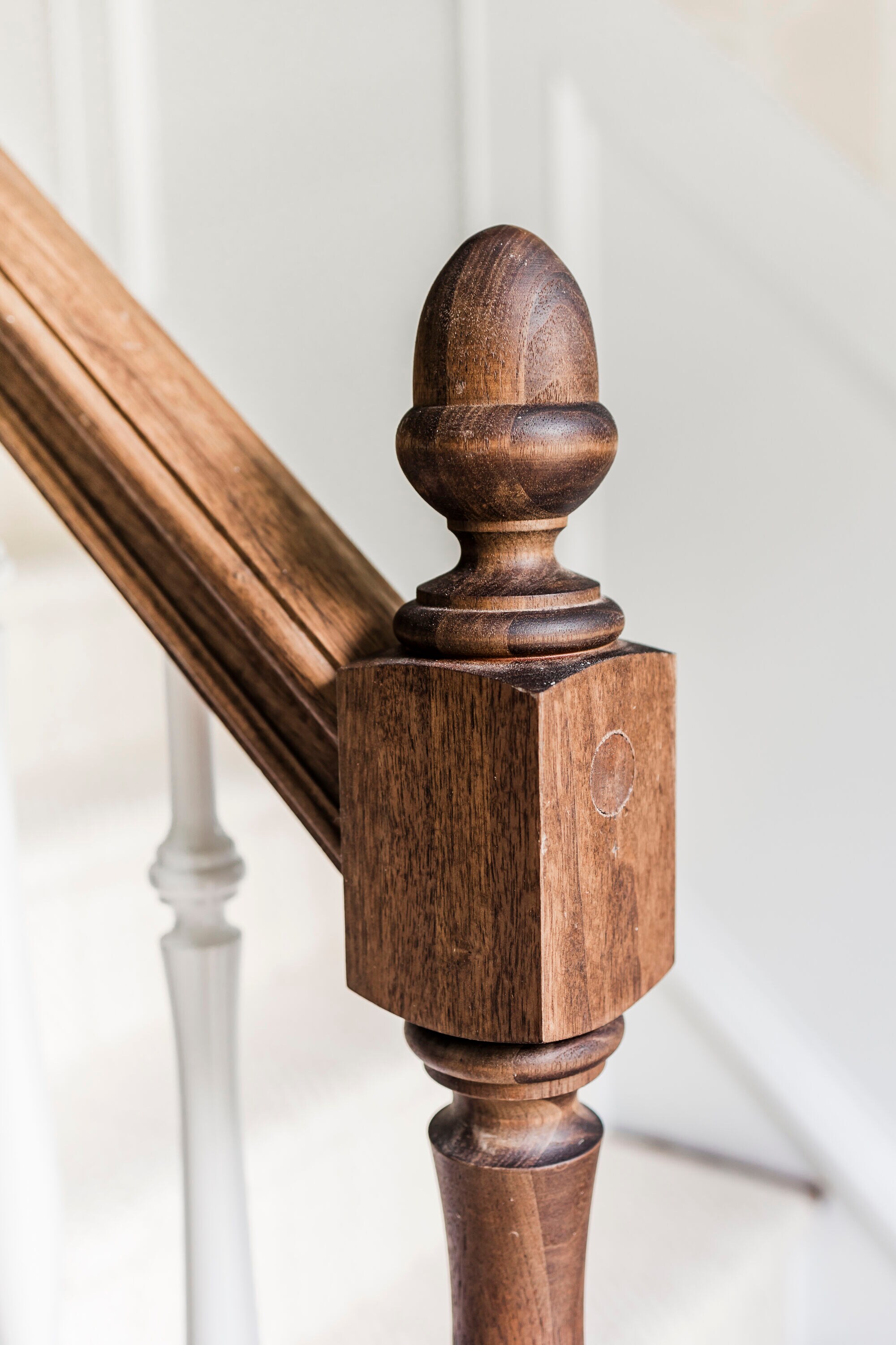 L.J. Smith Stair Systems LJF-3040-W Interior-Stairpart-Newel-Posts - View #2