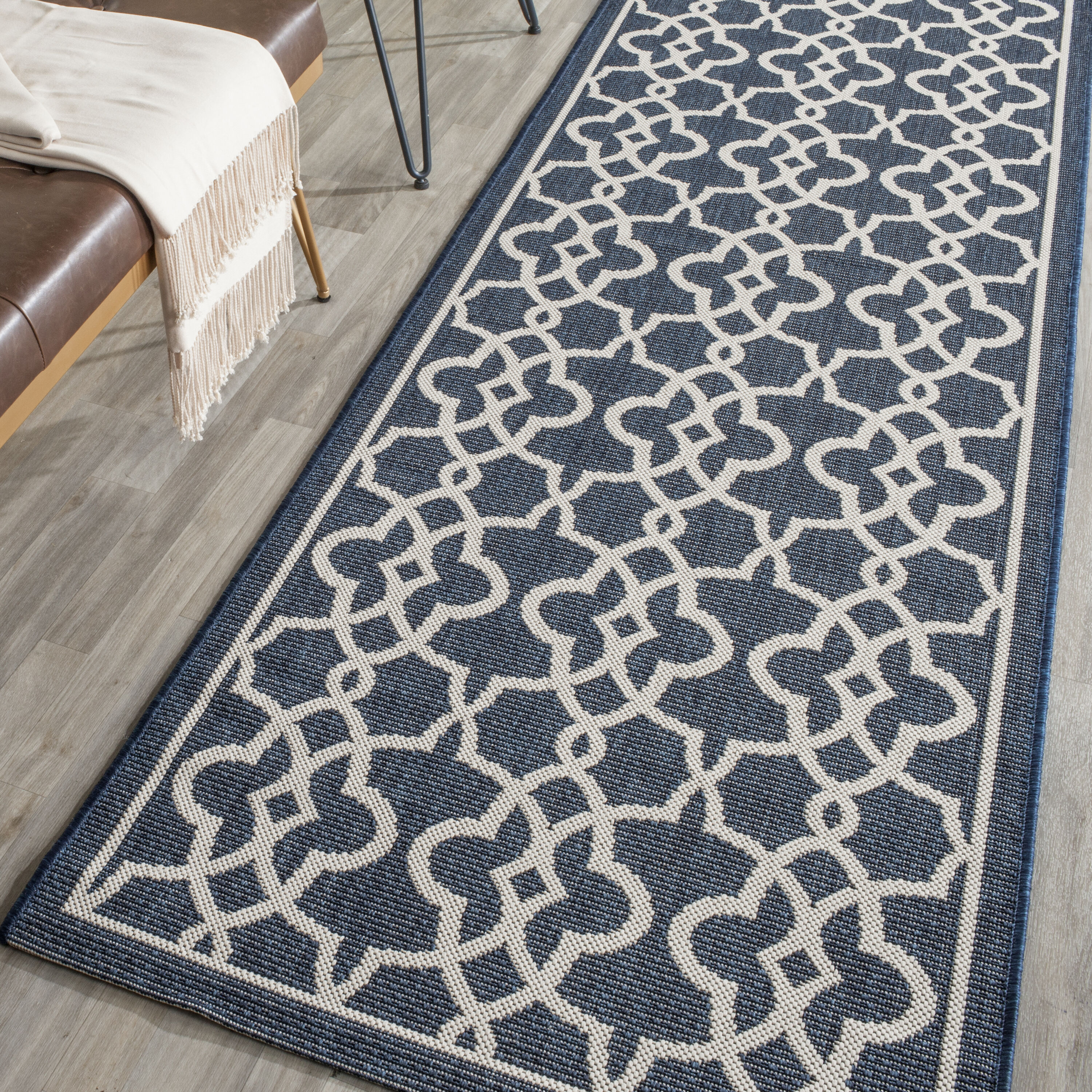 Safavieh CY6071-268-38 Courtyard Lonoa 3 x 8 (ft) Loomed Polypropylene Navy/Beige Rectangular Indoor/Outdoor Geometric Coastal Runner rug