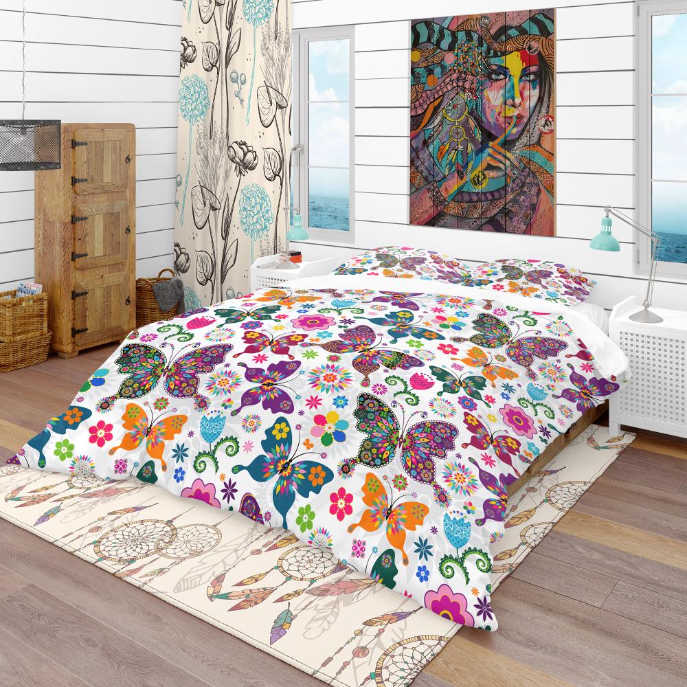 Designart 'Spring Pattern' Bohemian and Eclectic Duvet Cover Set - Twin - White