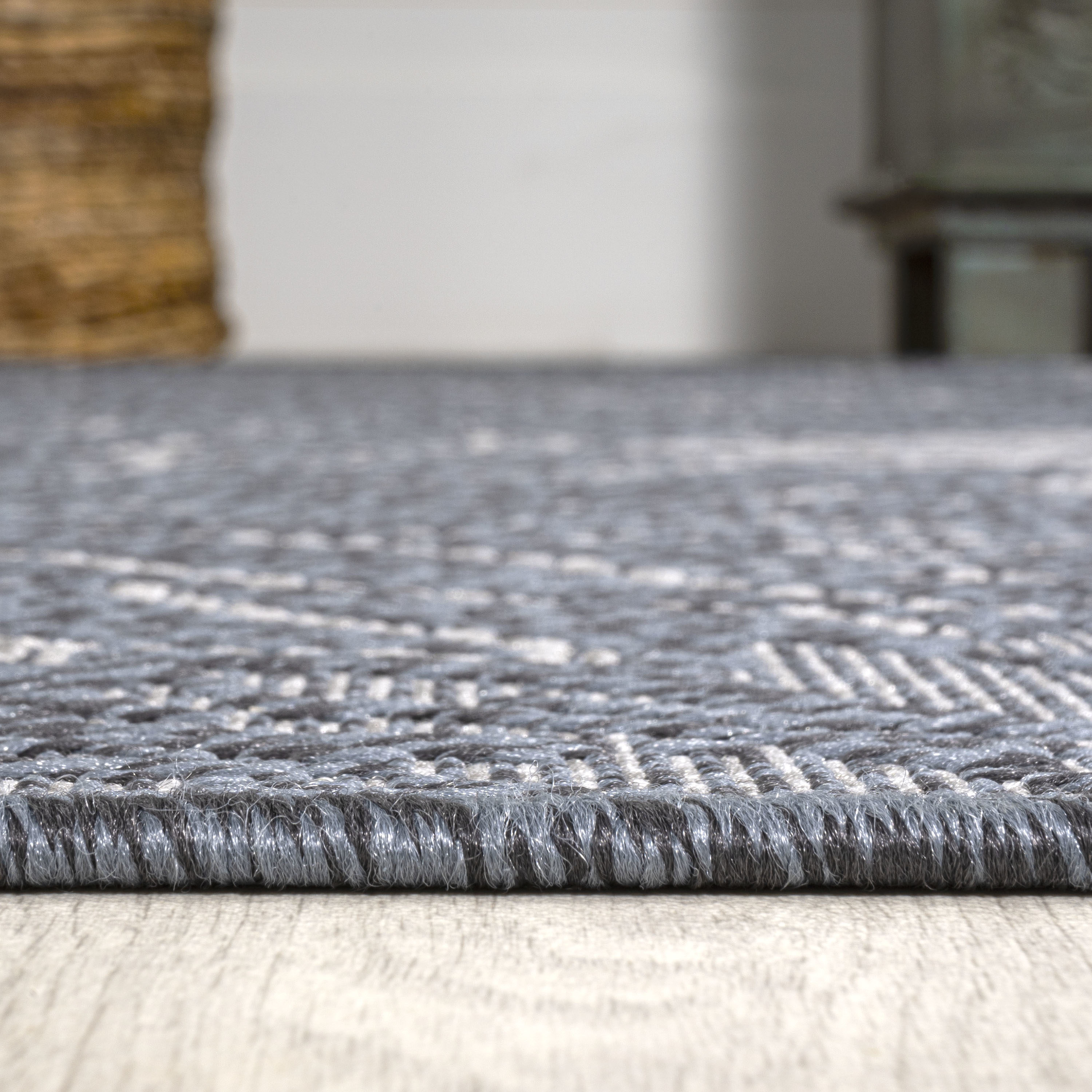 3' x 5' Navy and Gray Synthetic Floral Indoor/Outdoor Area Rug