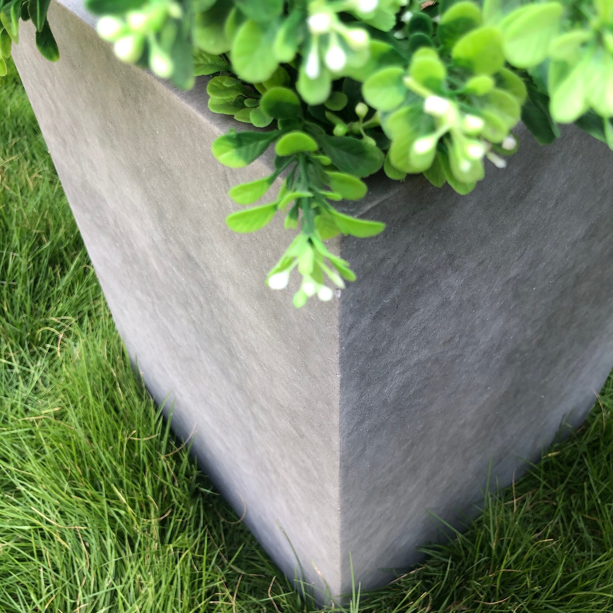 KANTE 13-in W x 19-in H Natural Concrete Contemporary/Modern Indoor ...