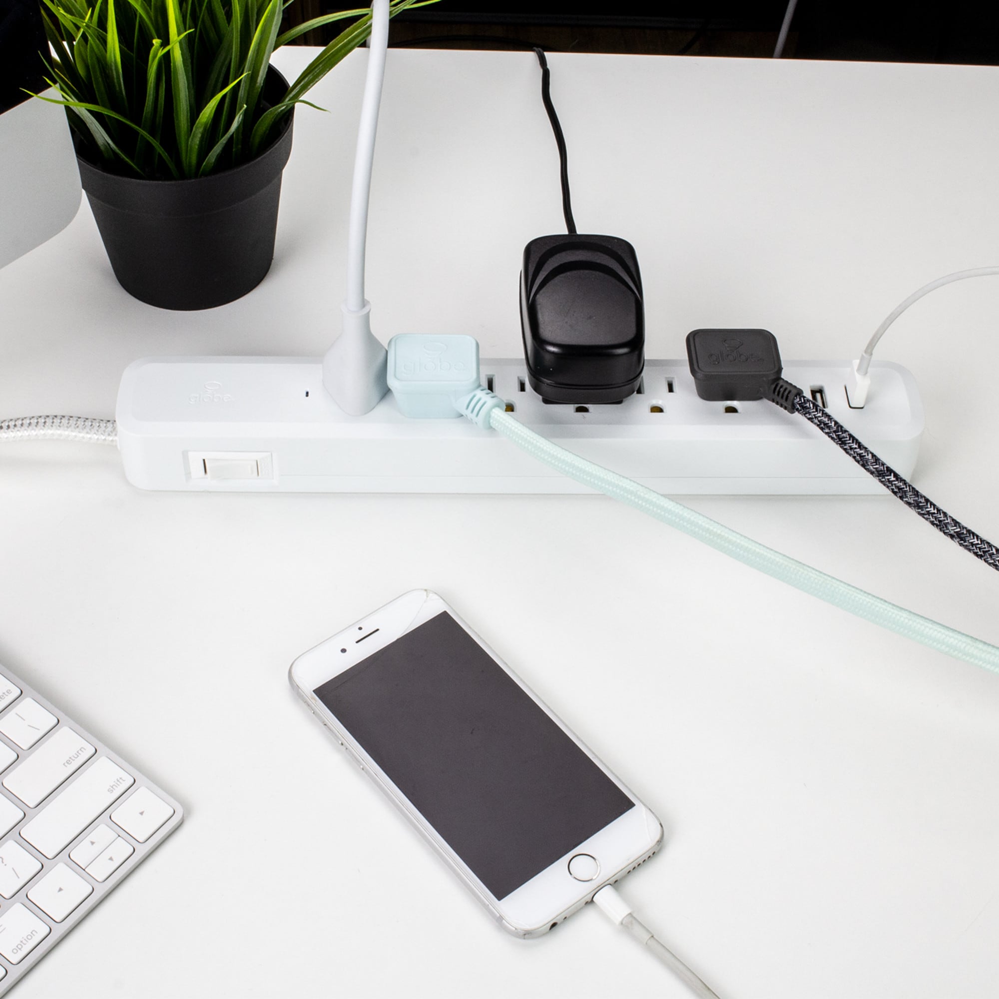 Globe Electric 78361 Surge-Protectors - View #3