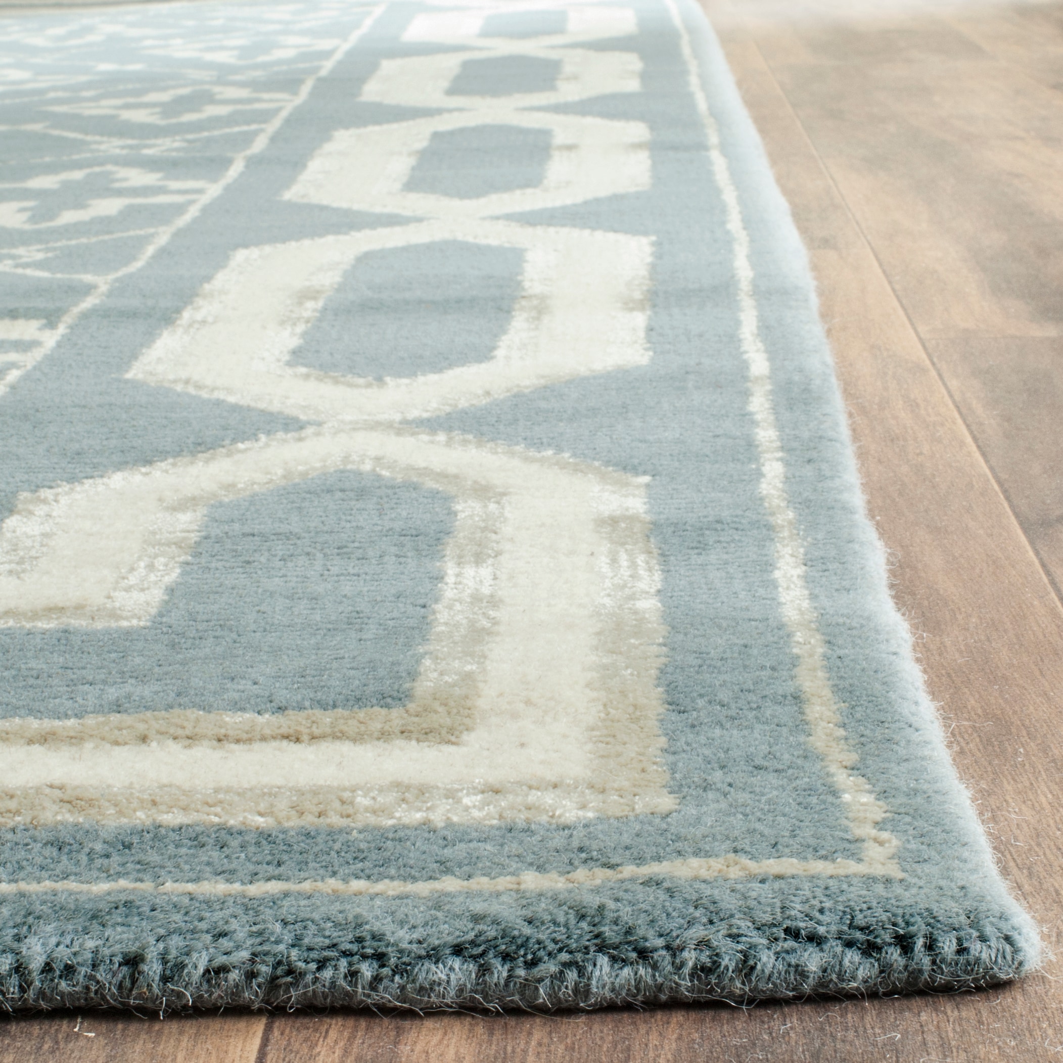Safavieh MOS163A-5 rugs - View #2