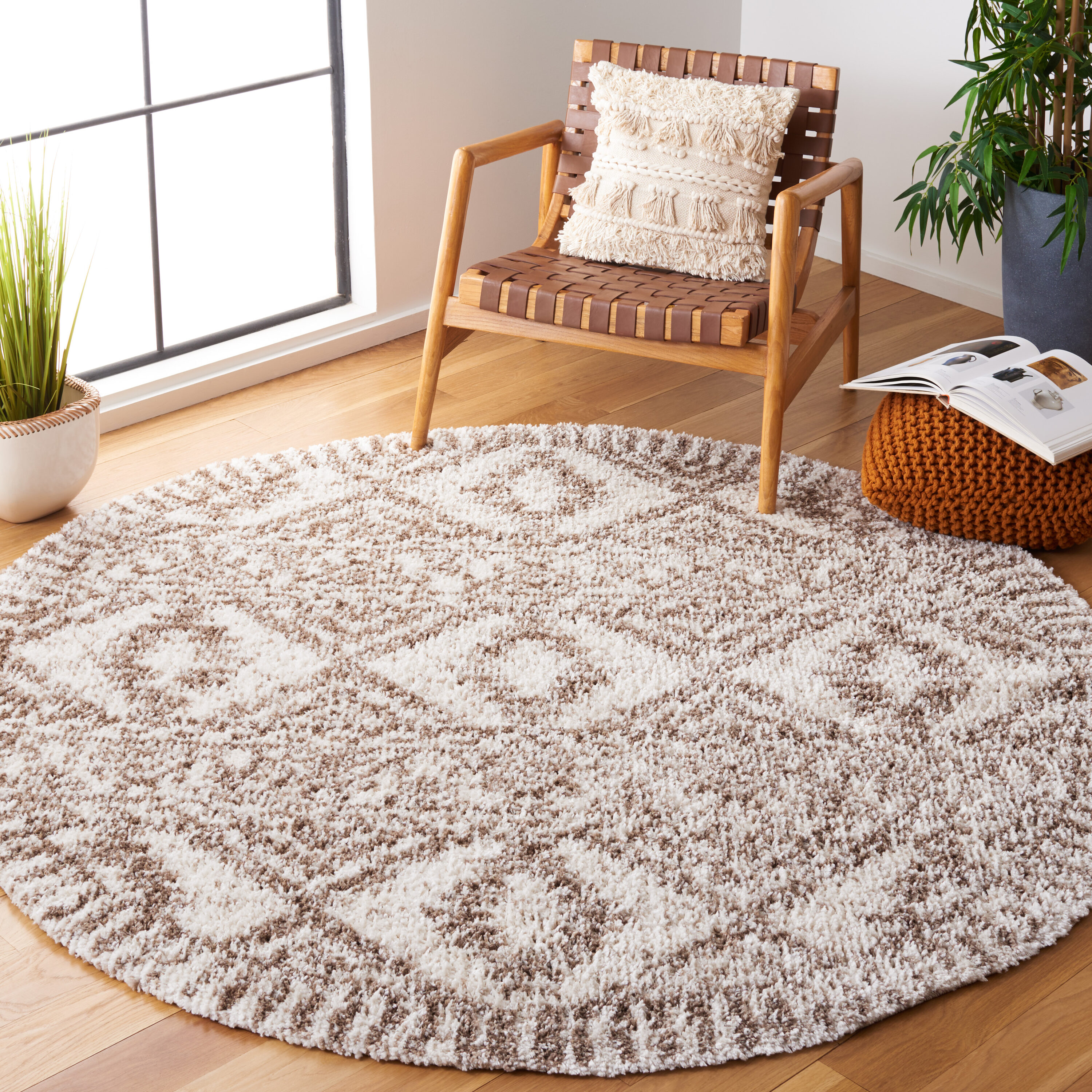 Safavieh JER106E-7R 7 x 7 (ft) Loomed Polyester Taupe/Ivory Round Indoor Geometric Southwestern Area rug
