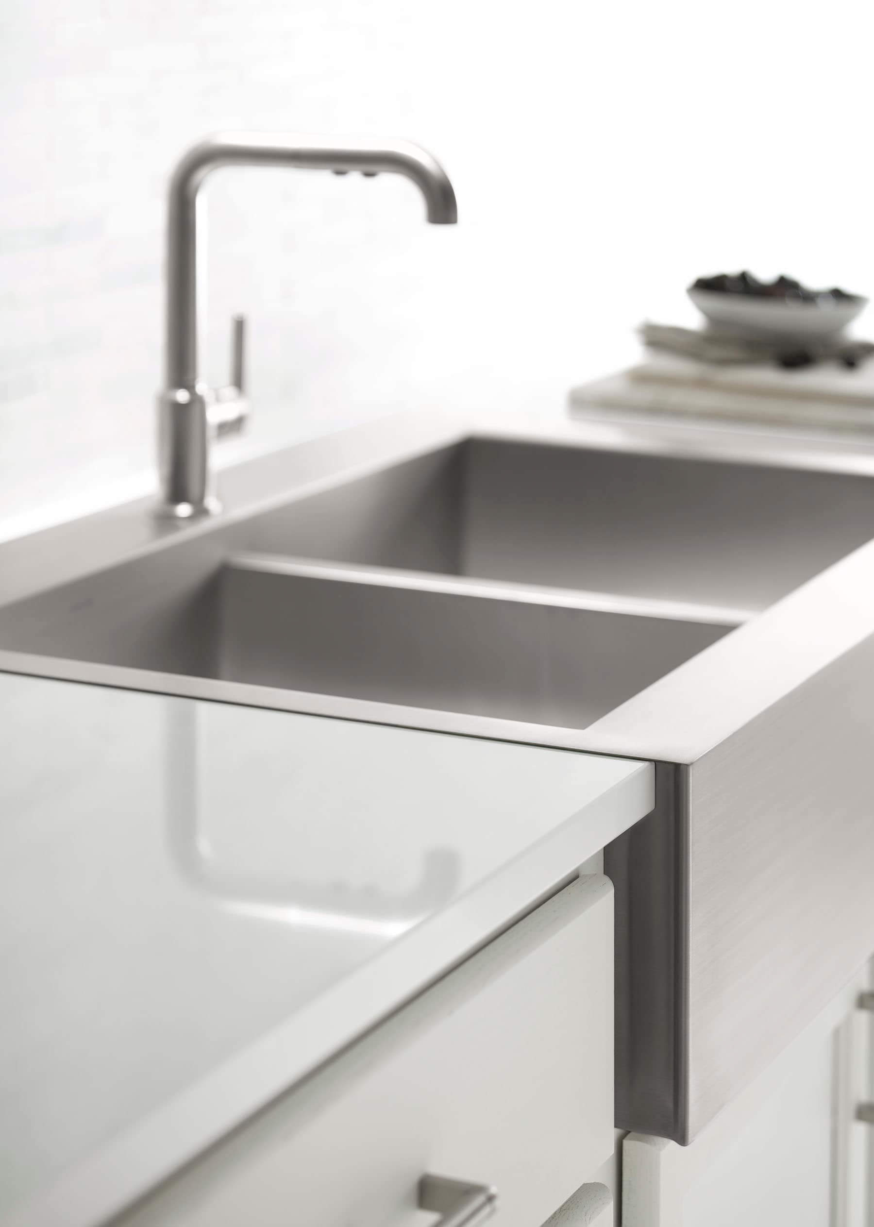 KOHLER 7505-VS Purist Vibrant Stainless Single Handle Deck-mount Pull-out Kitchen Faucet