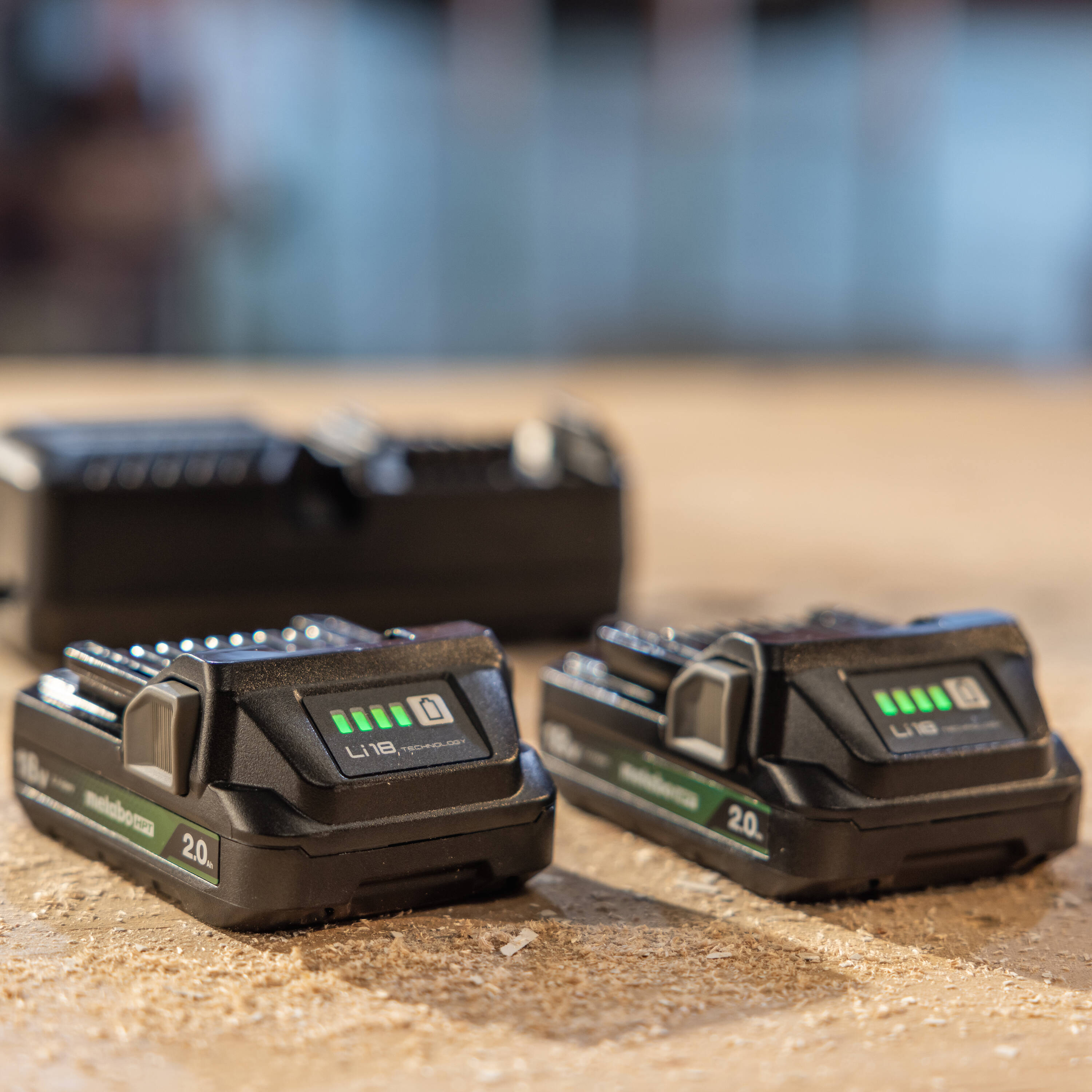 Metabo HPT MultiVolt 18-V 2-Pack Battery Chargers Tool the Charger Included) & Lithium-ion Power at in and (Charger Batteries department