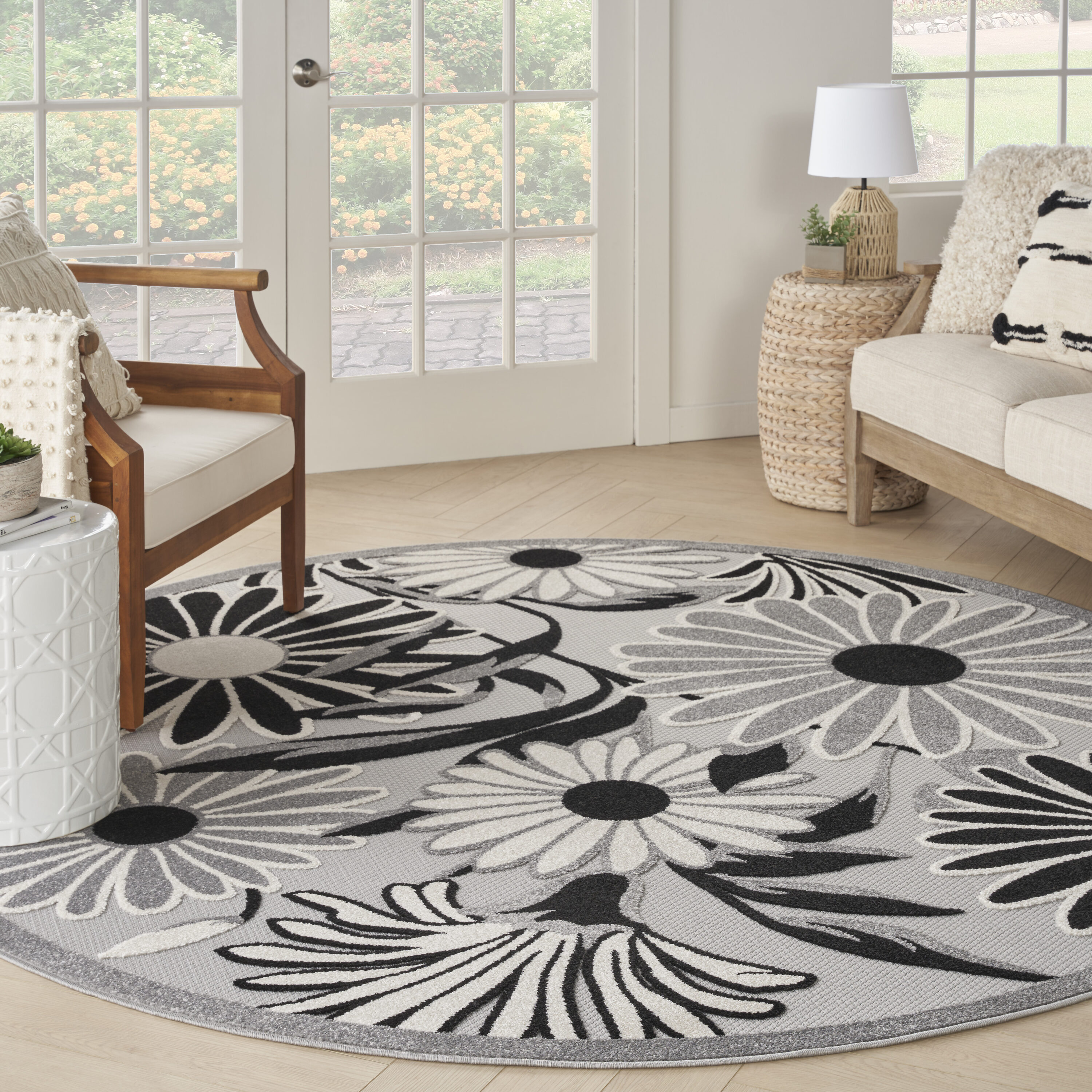 Nourison 099446171634 Aloha 8 x 8 (ft) Loomed Polypropylene Black White Round Indoor/Outdoor Floral/Botanical Area rug