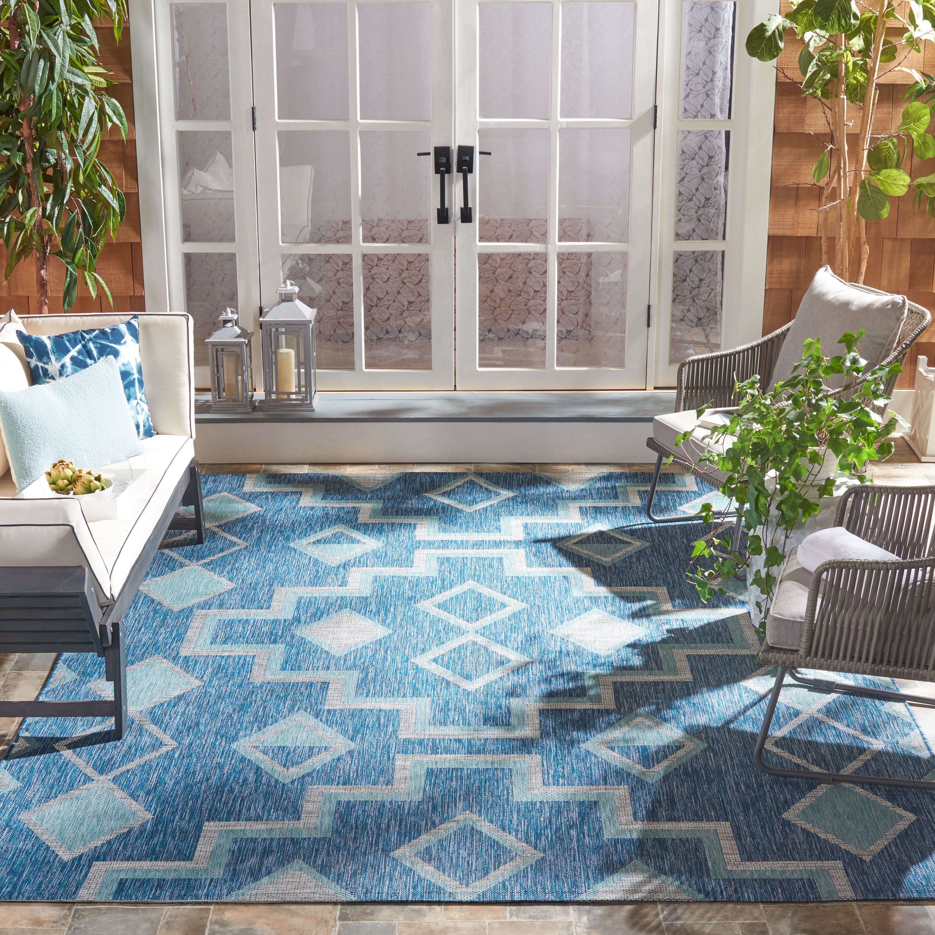 Safavieh CY8533-39421-7SQ Courtyard Tahoe 7 x 7 (ft) Loomed Polypropylene Navy/Aqua Square Indoor/Outdoor Geometric Coastal Area rug