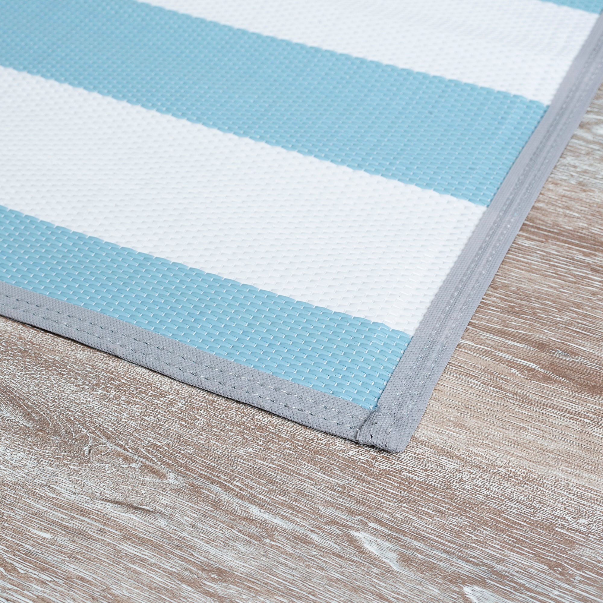 Tayse Luna 8 X 10 (ft) Aqua Outdoor Area Rug LNA1135 8X10 at Lowes.com