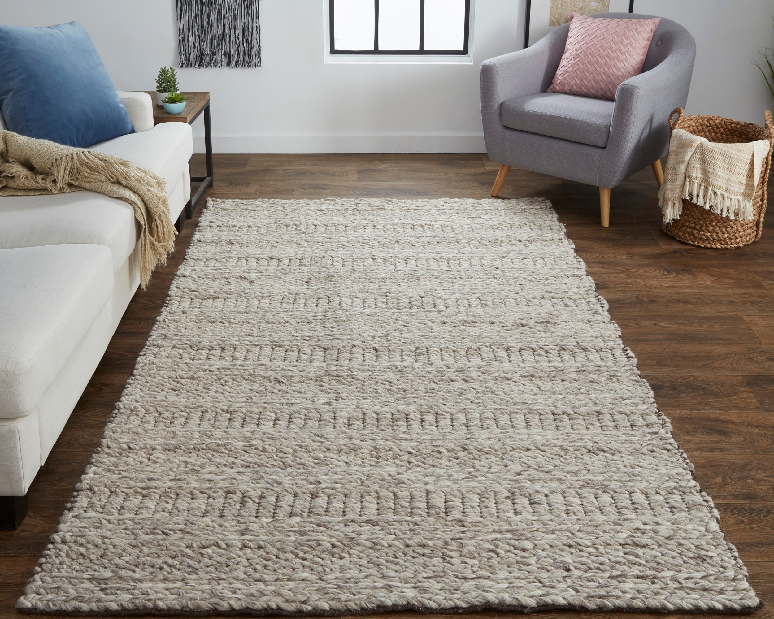 Ivory and Gray Handwoven Wool 2' x 3' Area Rug