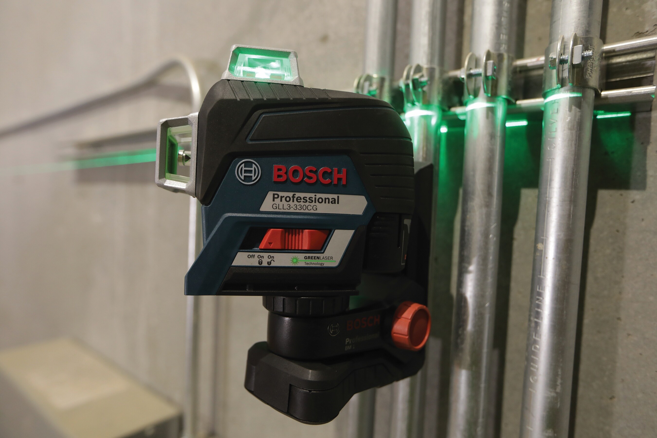 Bosch Bleu 0601063T00 GLL3-80 CG Niveau laser + Support BM1 12V
