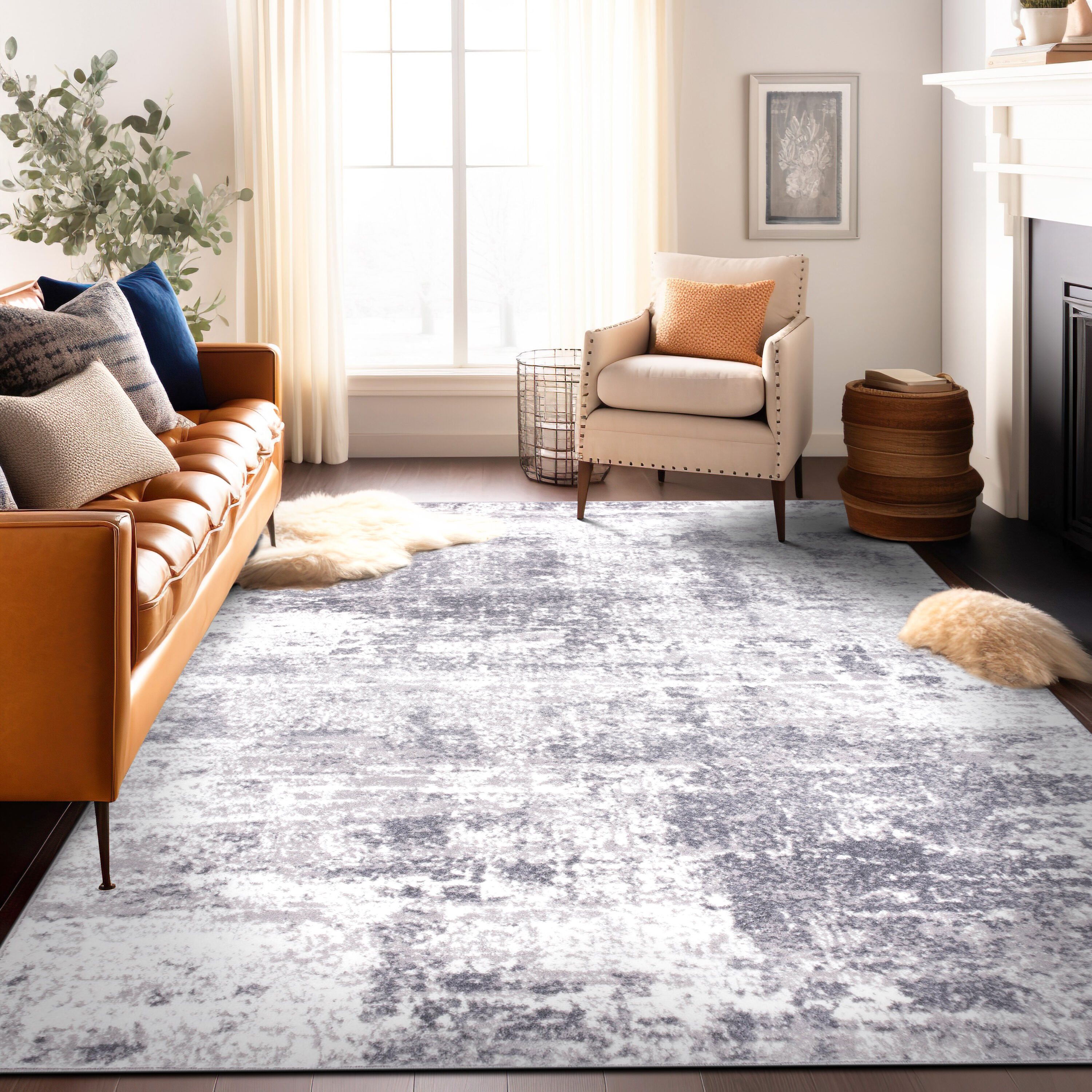 Reversible Distressed Abstract Gray 5' x 7' Synthetic Area Rug