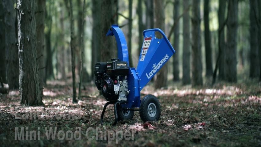 Landworks Manual 7 -HP Gas Wood Chipper, 3-in Maximum Branch
