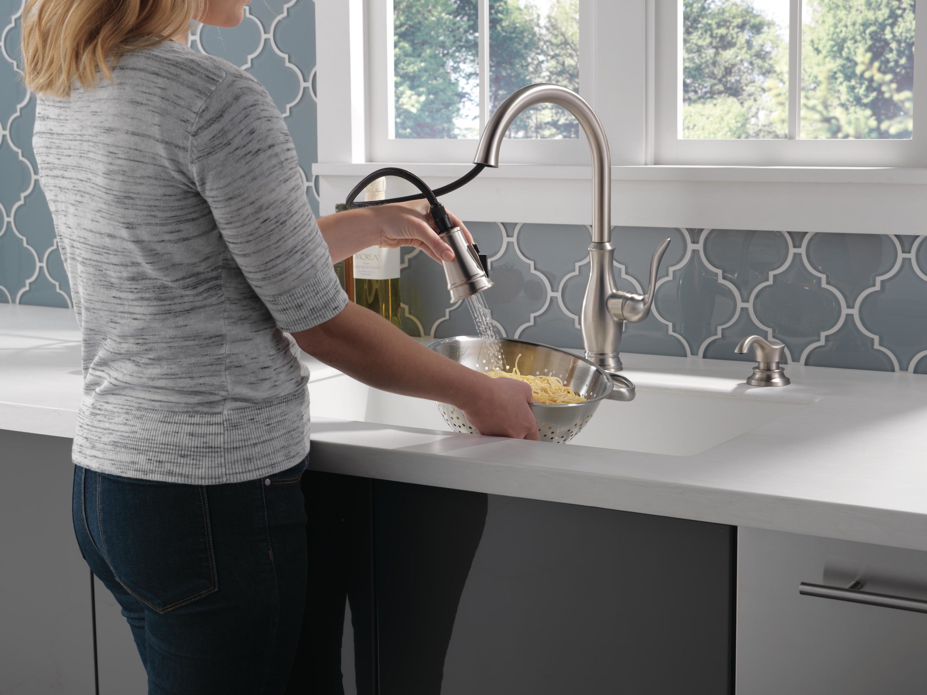 Delta Zalia Spotshield Stainless Double Handle Pull-down Kitchen Faucet ...