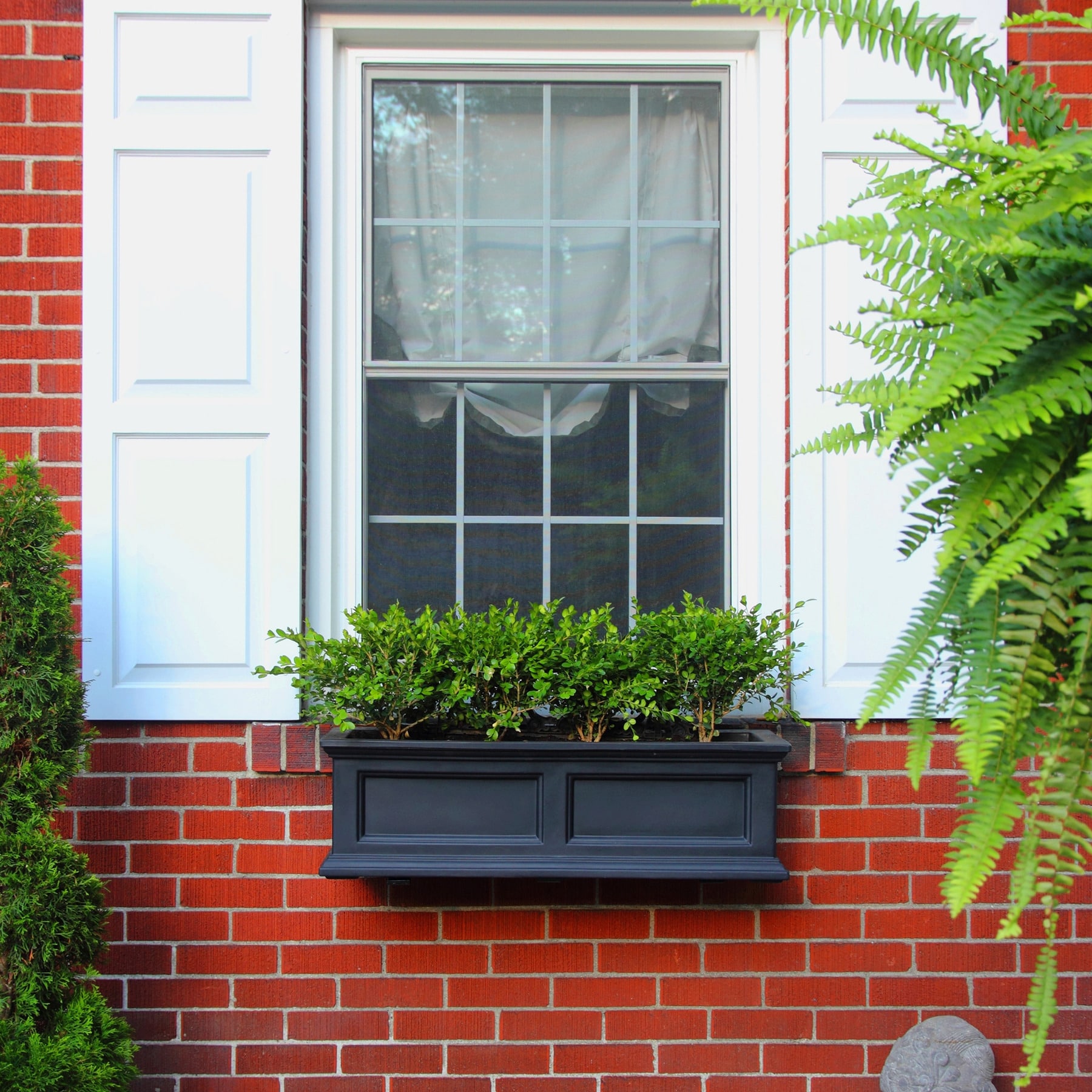 Mayne 36-in W x 10.8-in H Black Resin Traditional Outdoor Window Box
