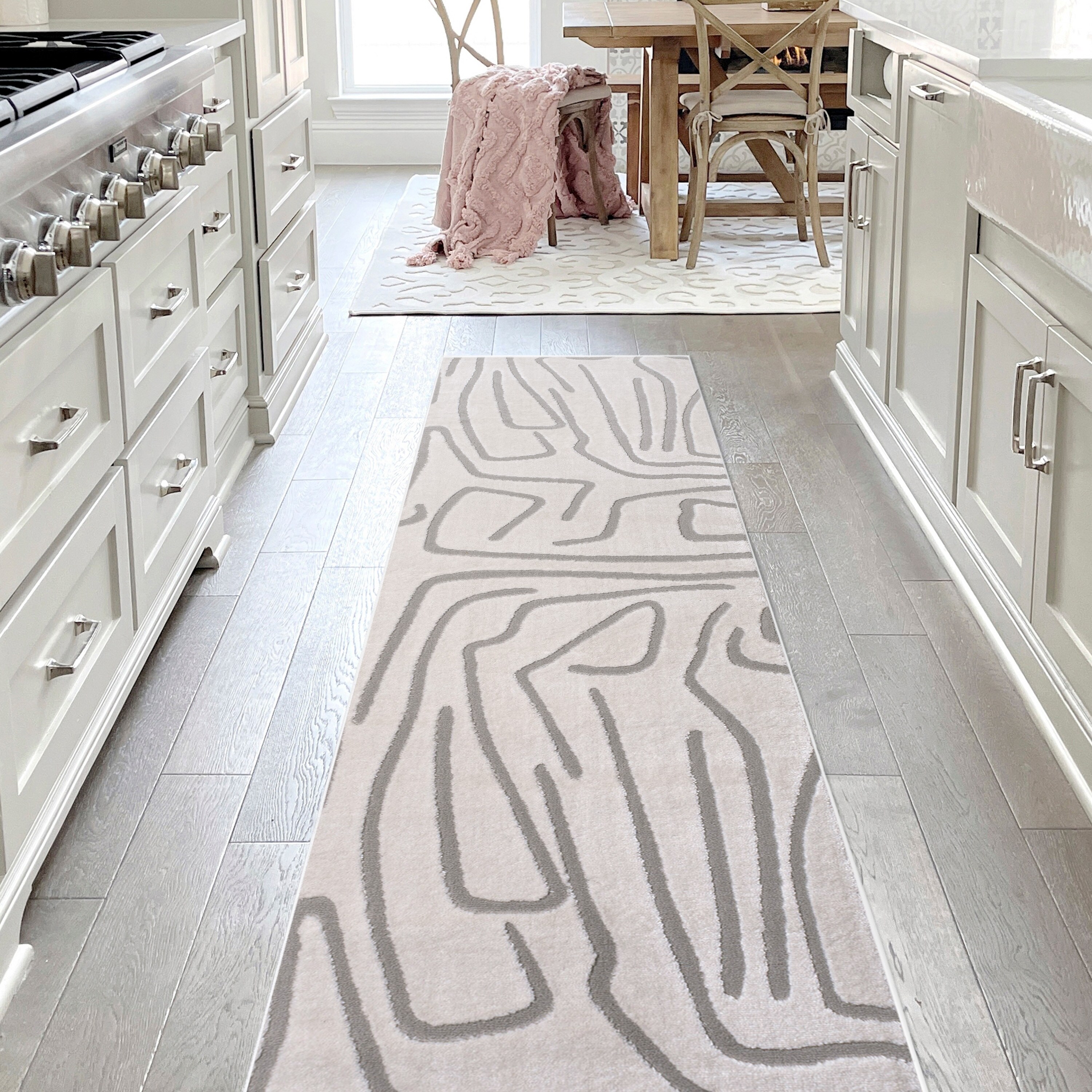 JONATHAN  Y SND102C-28 SANDSTONE Alcina Graphic Lines 2 x 8 (ft) Loomed Polyester White/Light Gray Rectangular Indoor/Outdoor Abstract Mid-Century Modern Runner rug