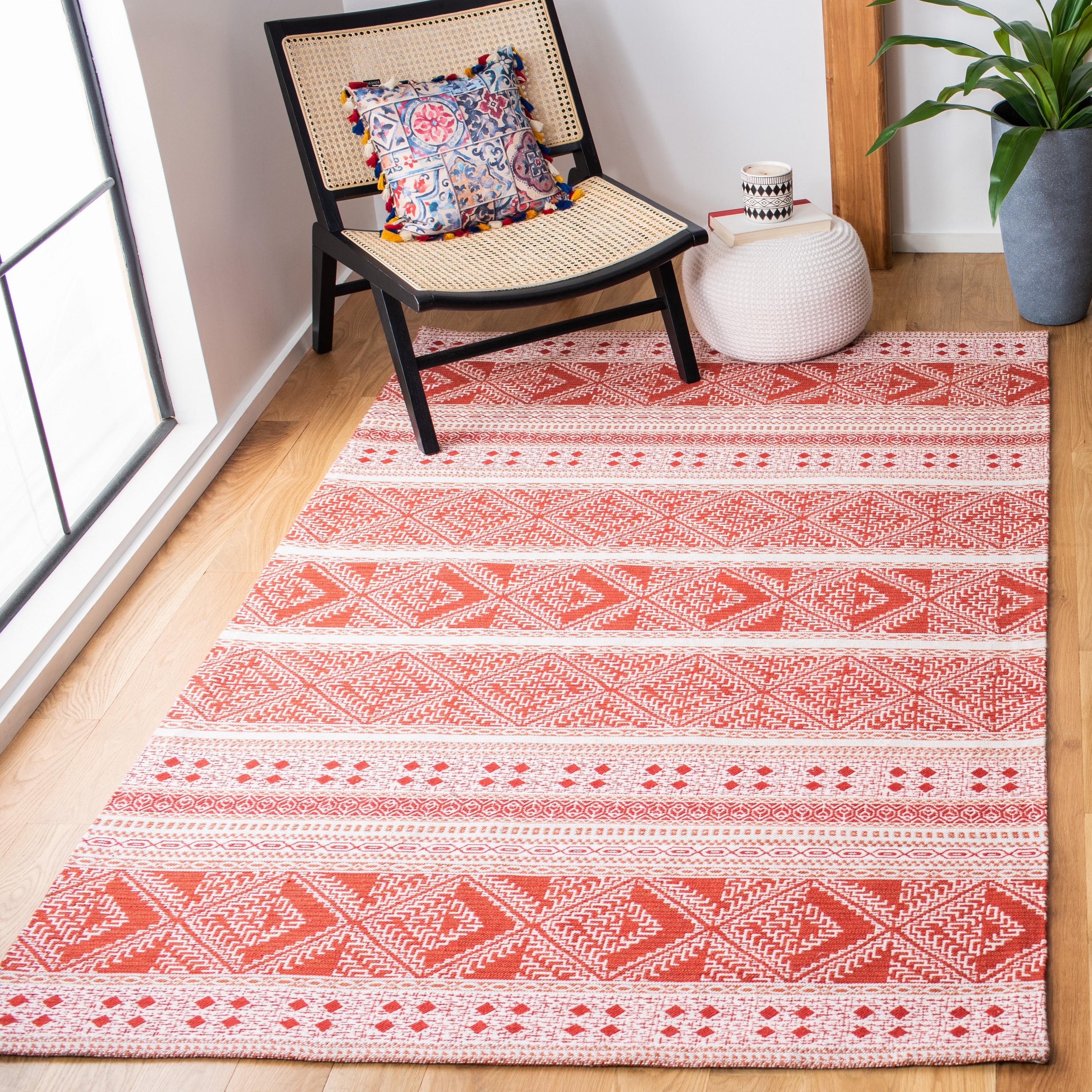 Safavieh CLV717P-4 Classic Vintage Massouma 4 x 6 (ft) Polyester Rust Rectangular Indoor Geometric Bohemian/Eclectic Area rug