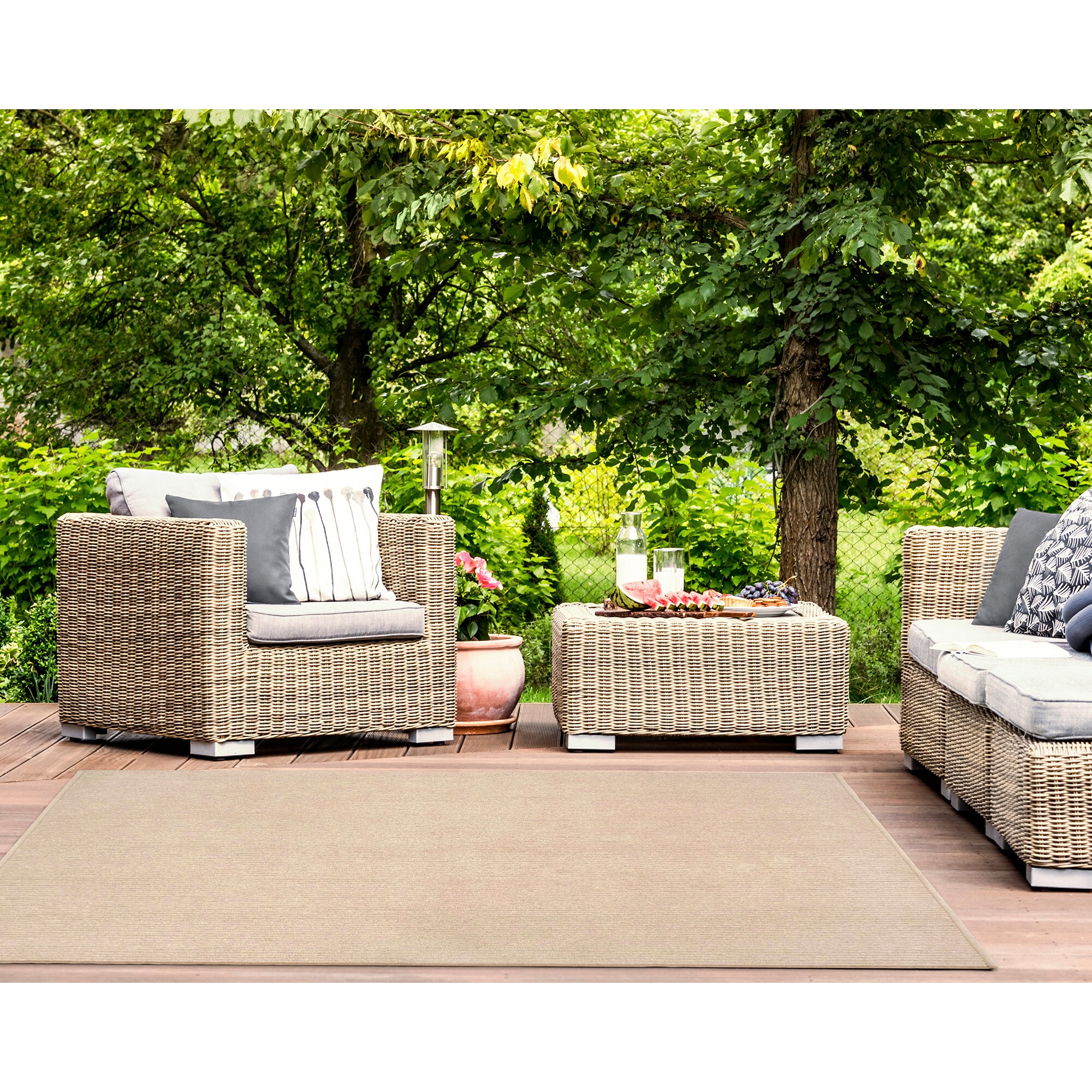 Sand Braided Synthetic 42" Reversible Indoor/Outdoor Rug