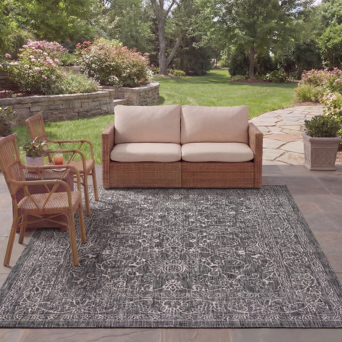 Safavieh - Coutyard 8680 Black Ivory 7ft-10in x 7ft-10in Rug