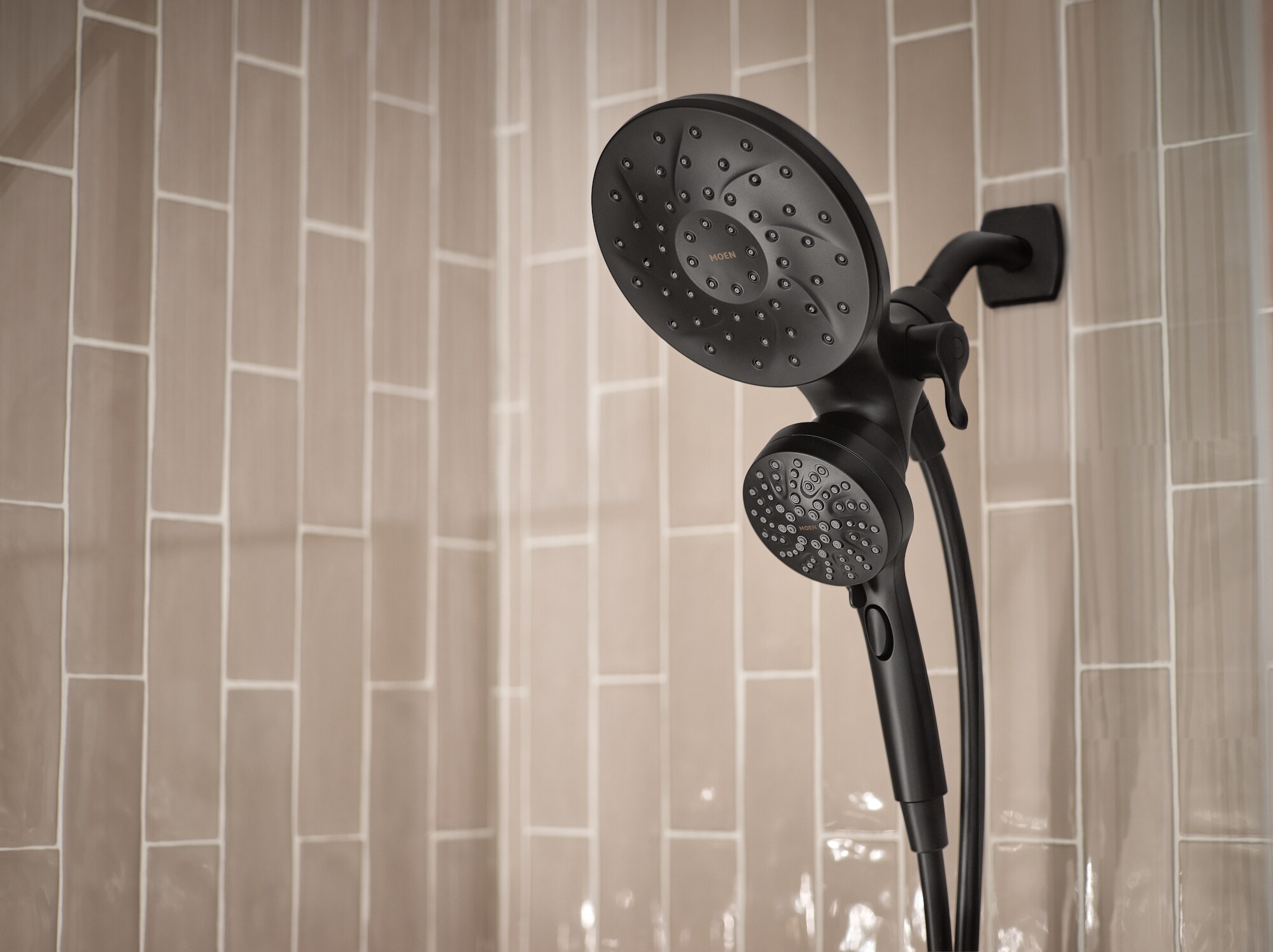 Moen Magnetix Engage Matte Black Dual/Combo Shower Head 2.5-GPM (9.5-LPM)