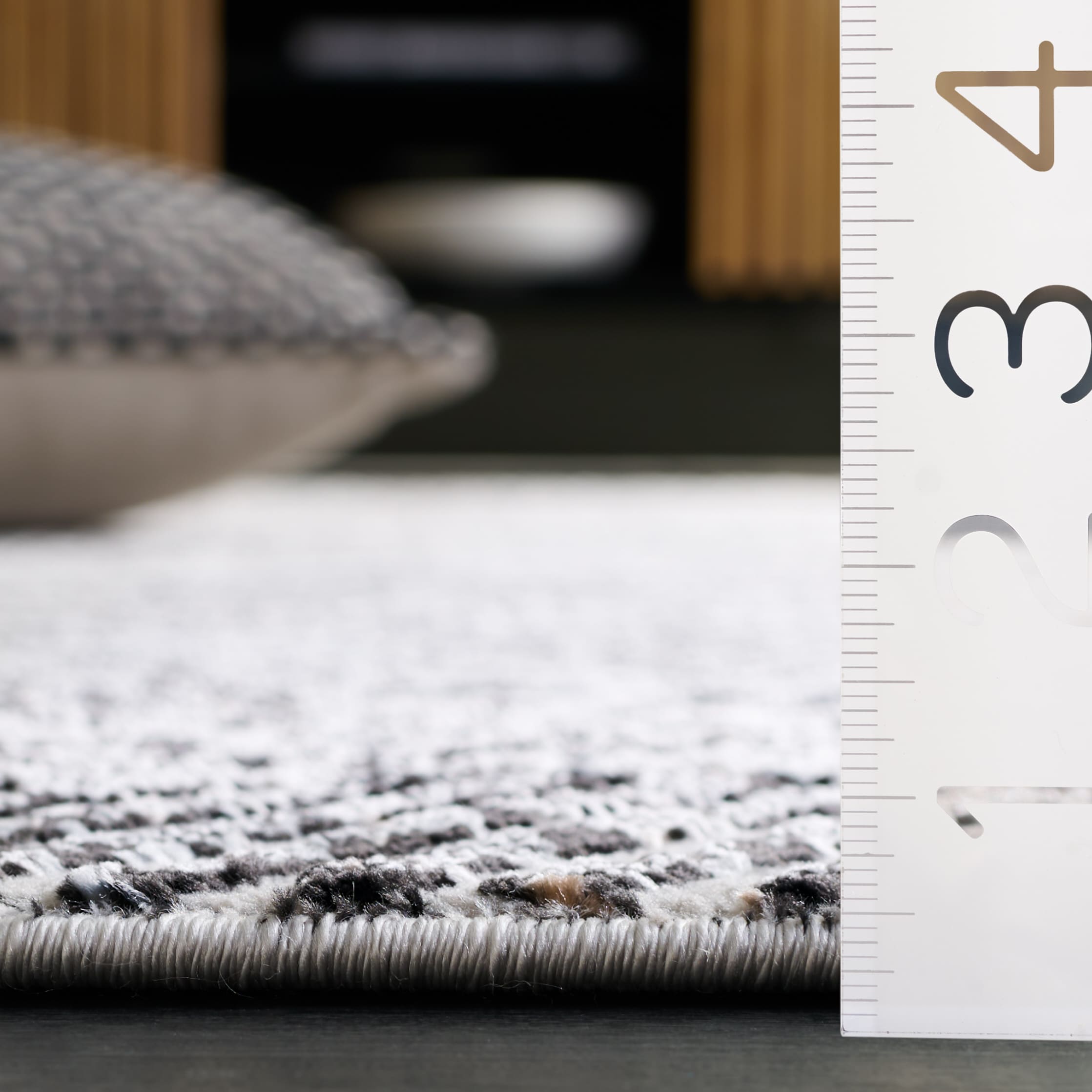 Safavieh MIL236A-4 rugs - View #4