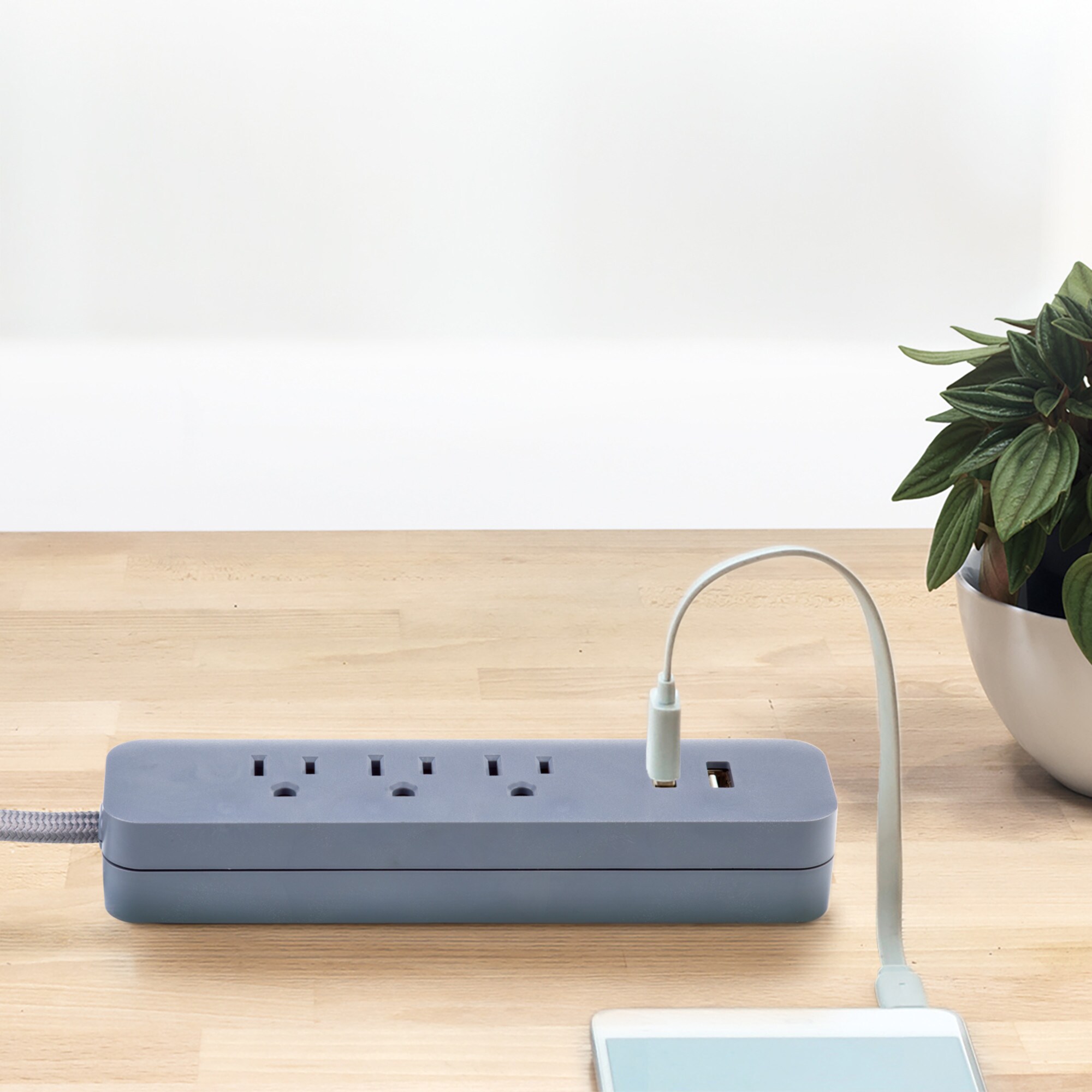 Globe Electric 78252 Surge-Protectors - View #3