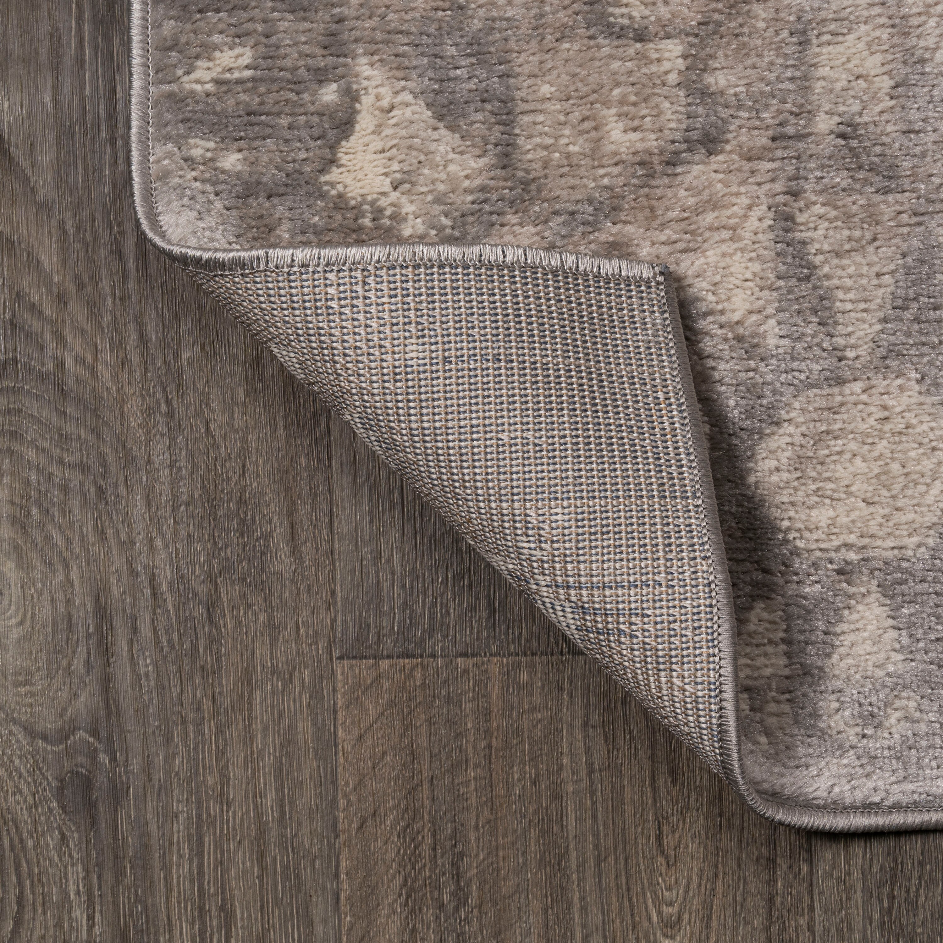 Gray Geometric Synthetic 3' x 5' Reversible Area Rug