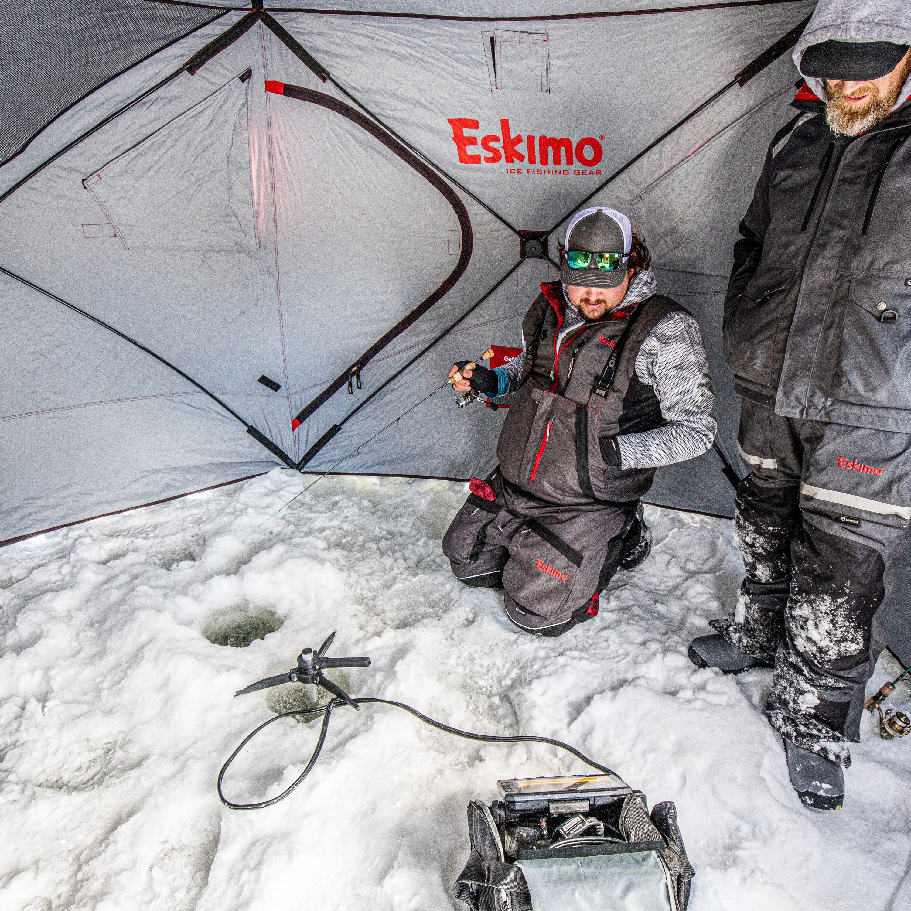 Eskimo Outbreak 250XD Hub Ice Shelter