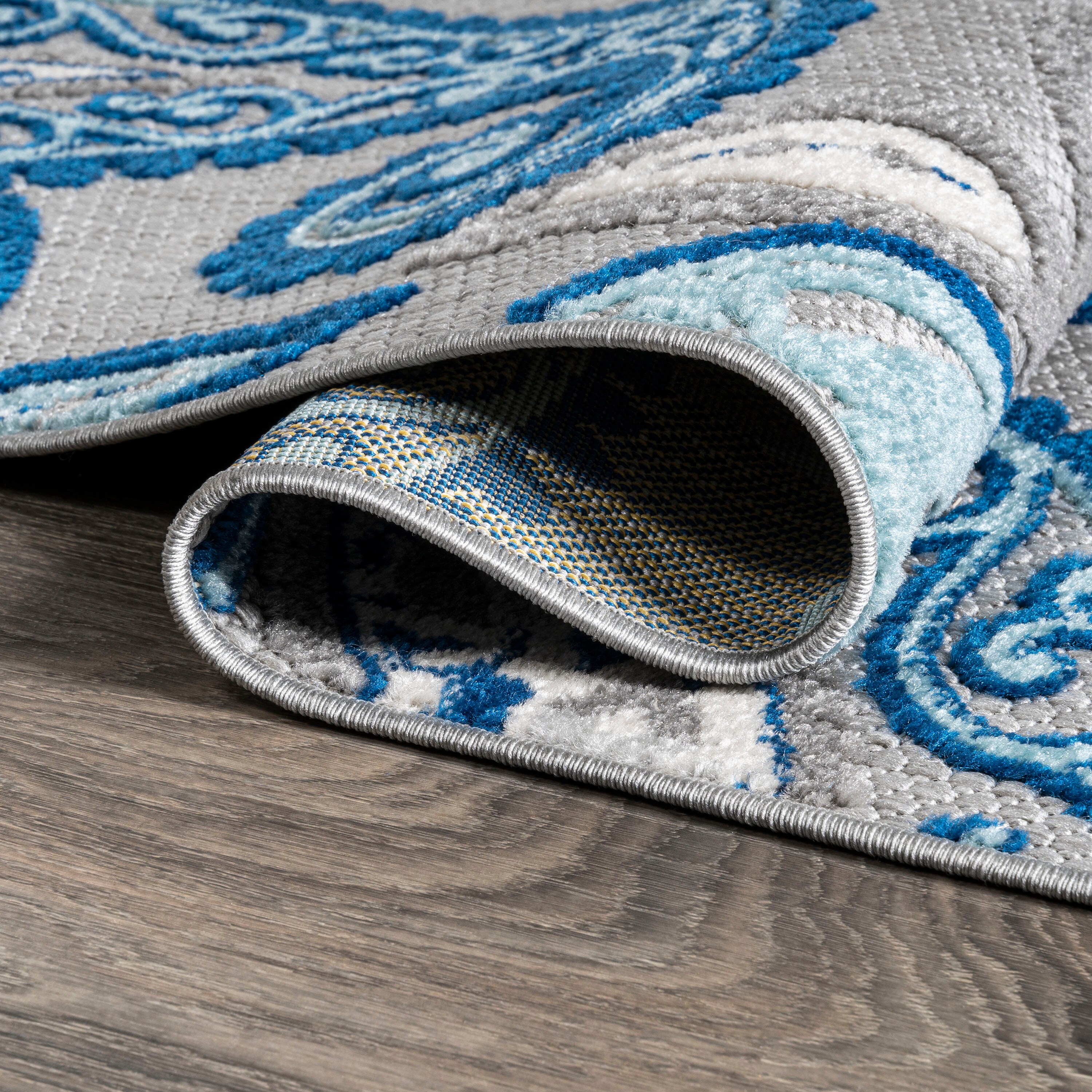 Julien Blue and Light Gray Paisley 5' x 7' Synthetic Rug