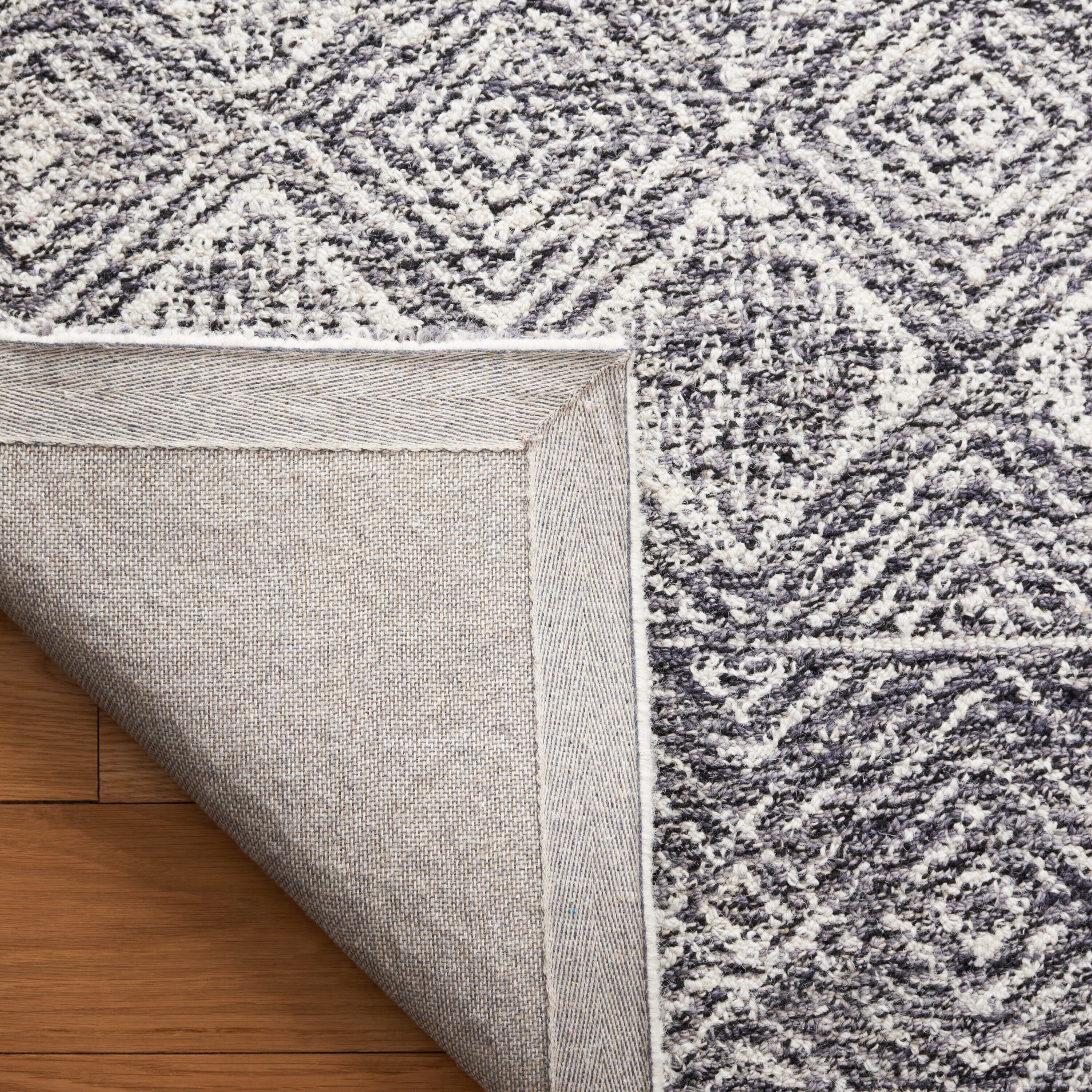 Safavieh EBN204H-5 rugs - View #3