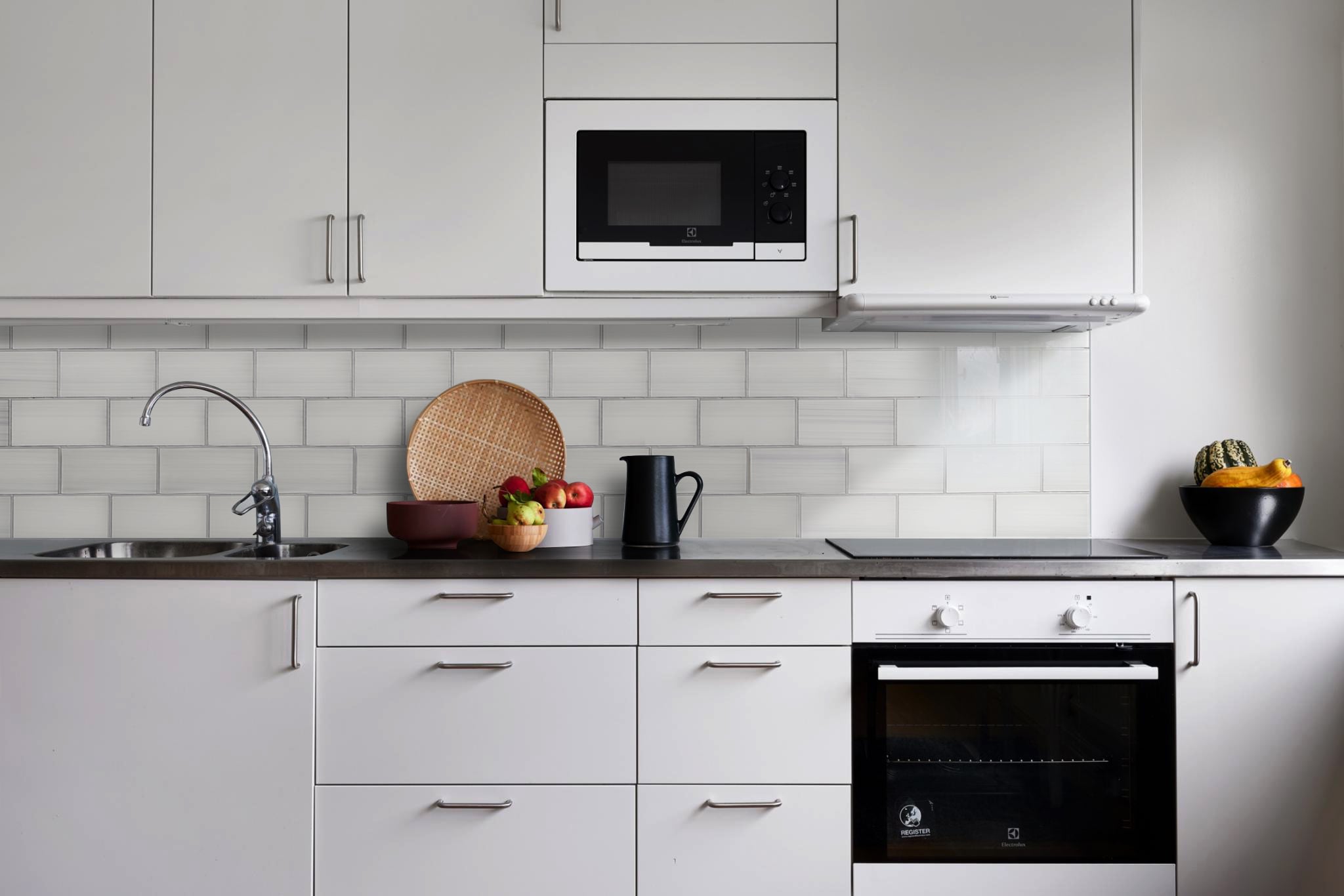 White Hand-Painted Glass Peel and Stick Subway Wall Tile