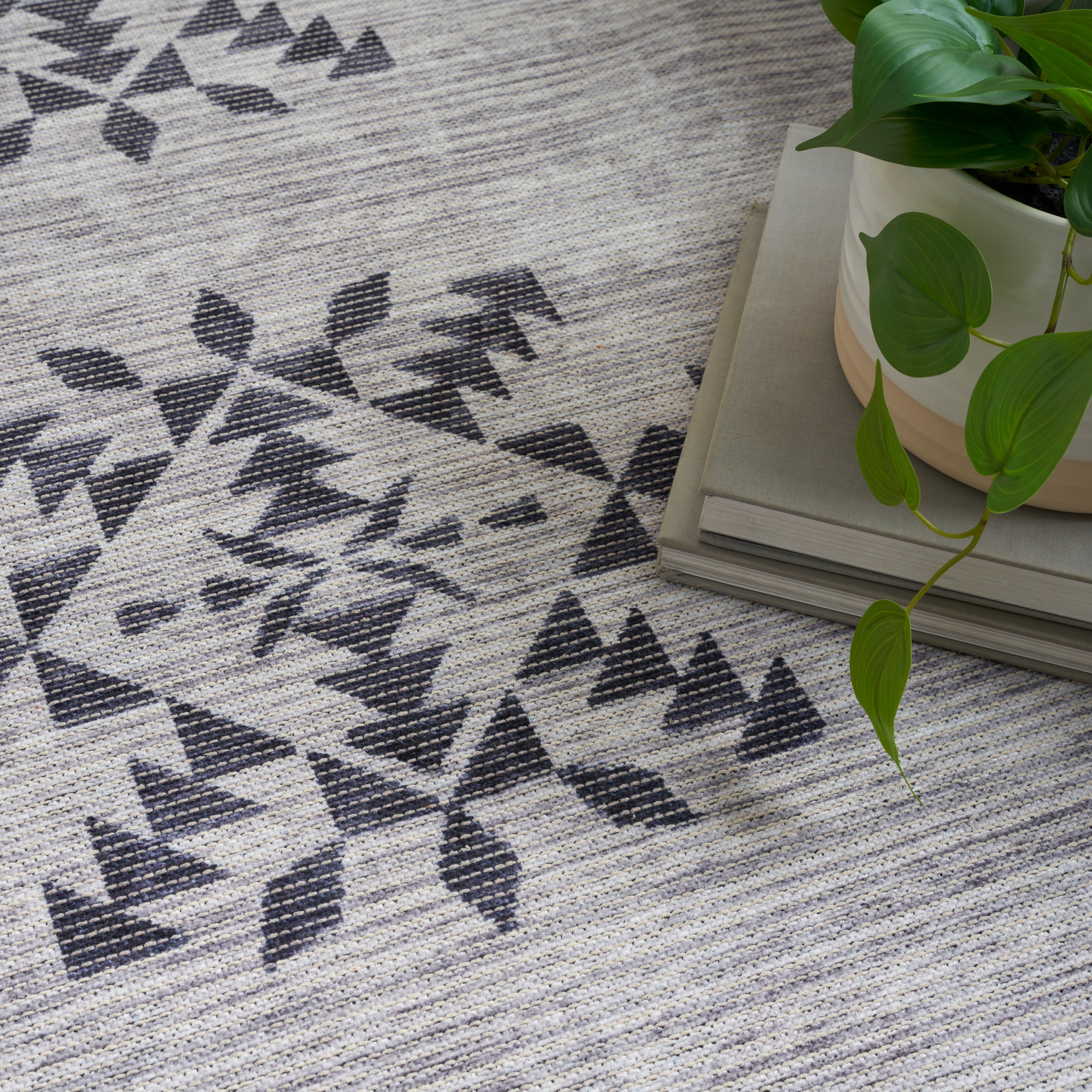 Nicole Curtis 099446164445 rugs - View #8