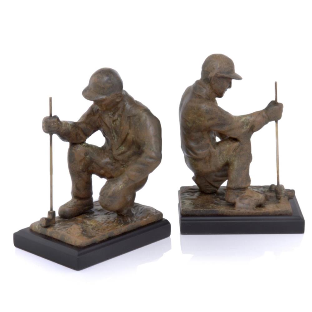 HomeRoots 354602 4.5-in x 6-in x 8-in Red Patina and Black- Golfer Bookends