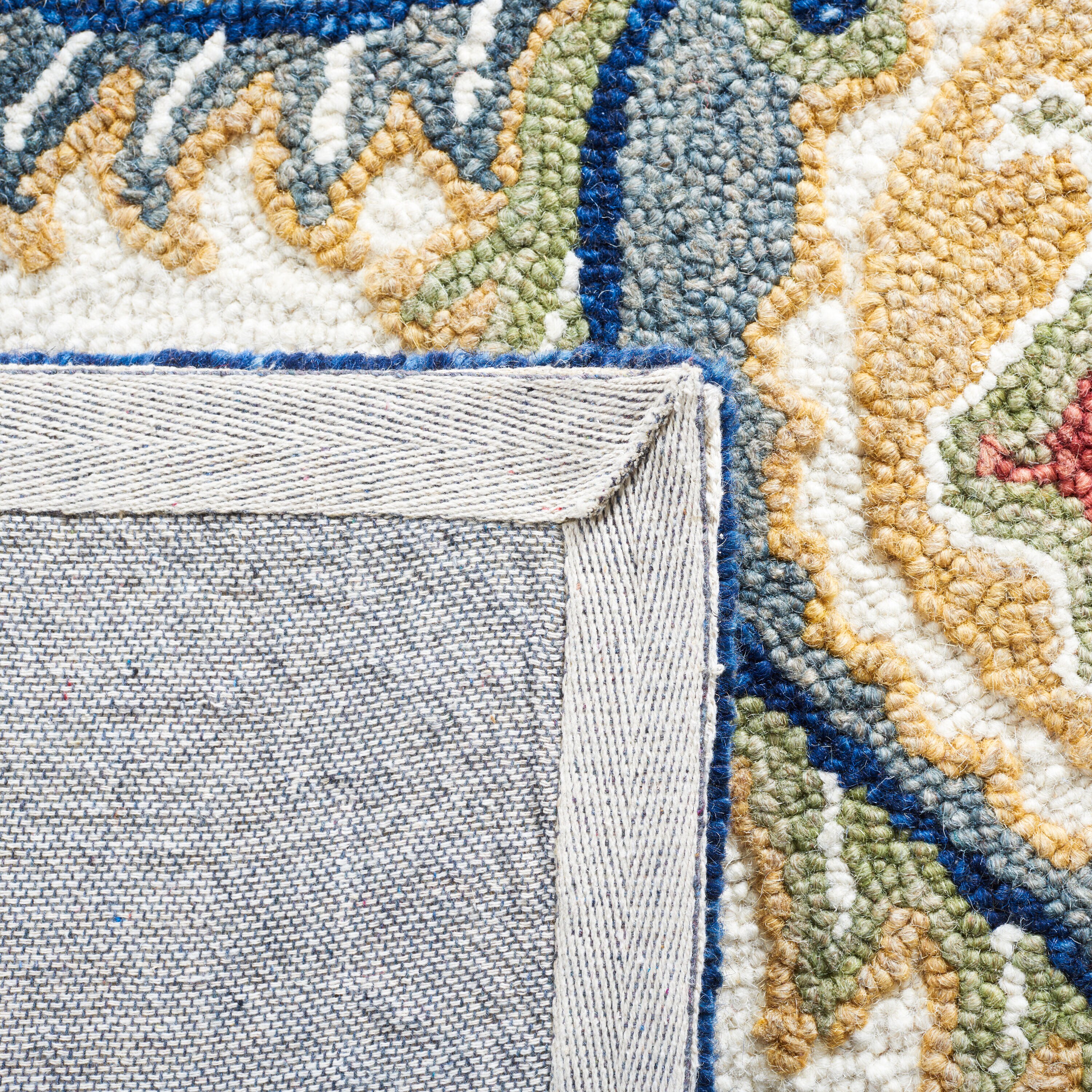 Safavieh BLM561A-4 rugs - View #3