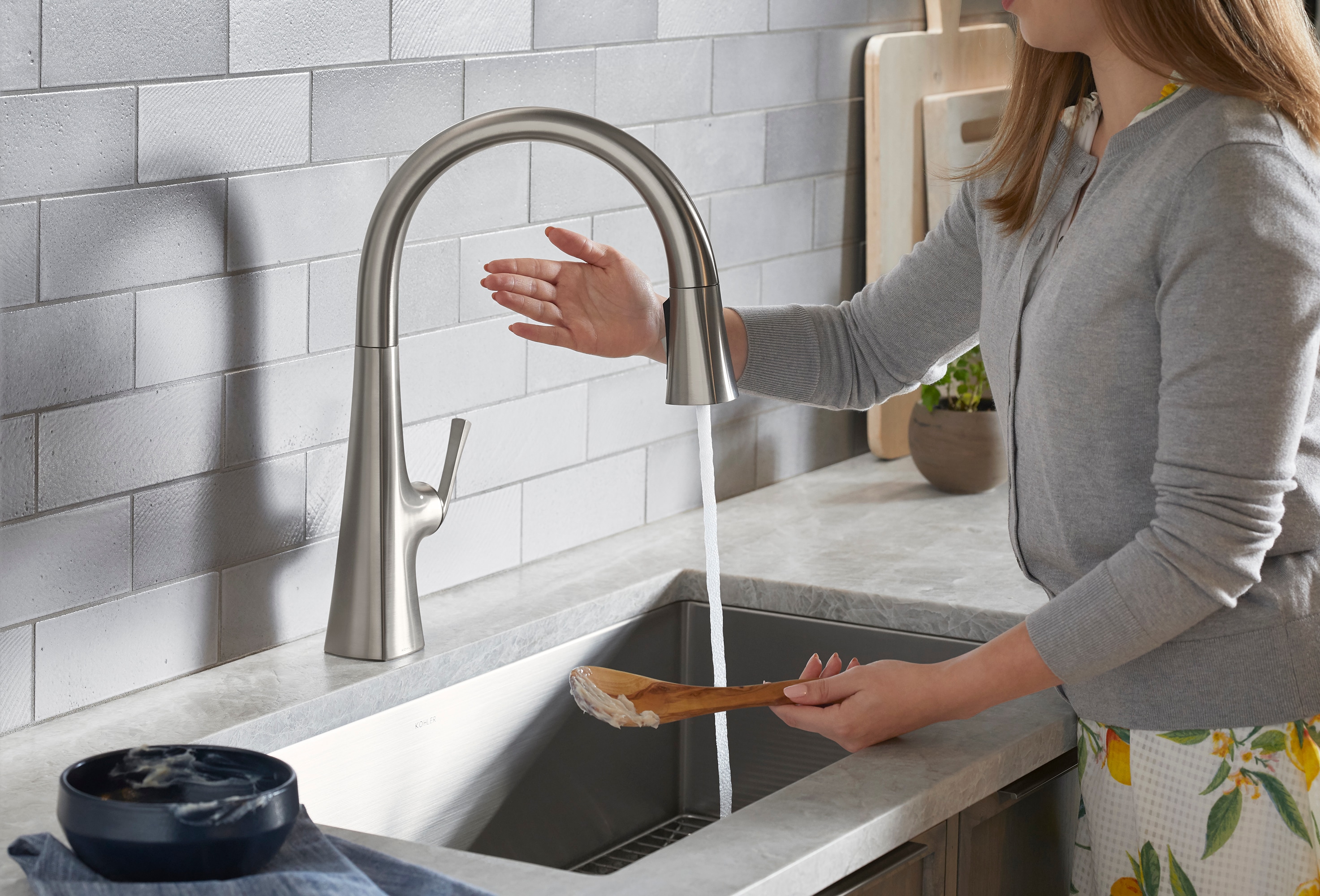 Graze® Pull-Down Kitchen Sink Faucet with outlet Three-Function Sprayhead