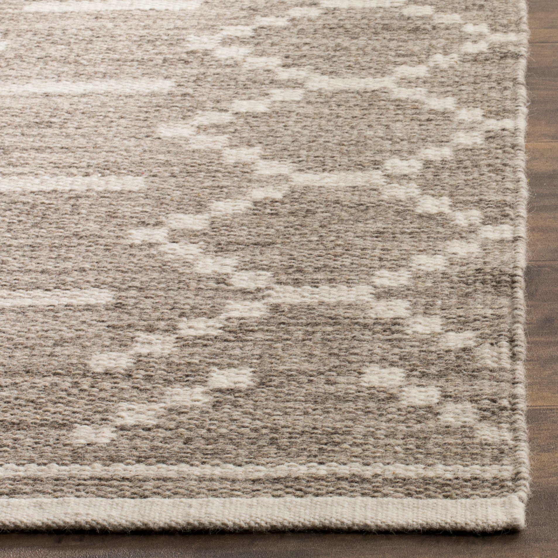 Nomadic Essence Handwoven Grey & Ivory Wool 8' x 10' Area Rug