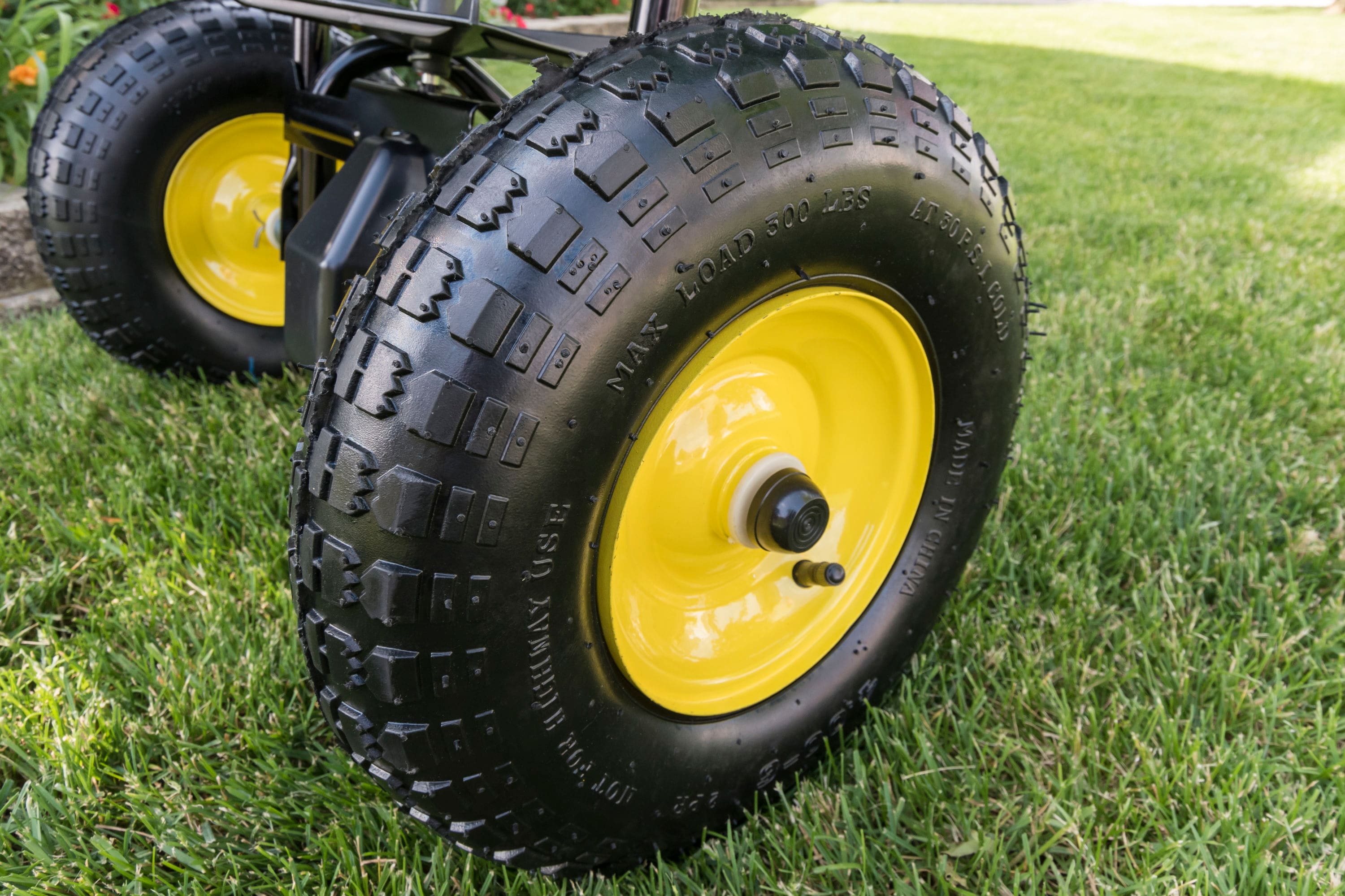 John Deere 130 Lbs Capacity Broadcast Tow Behind Spreader In The Tow Behind Spreaders