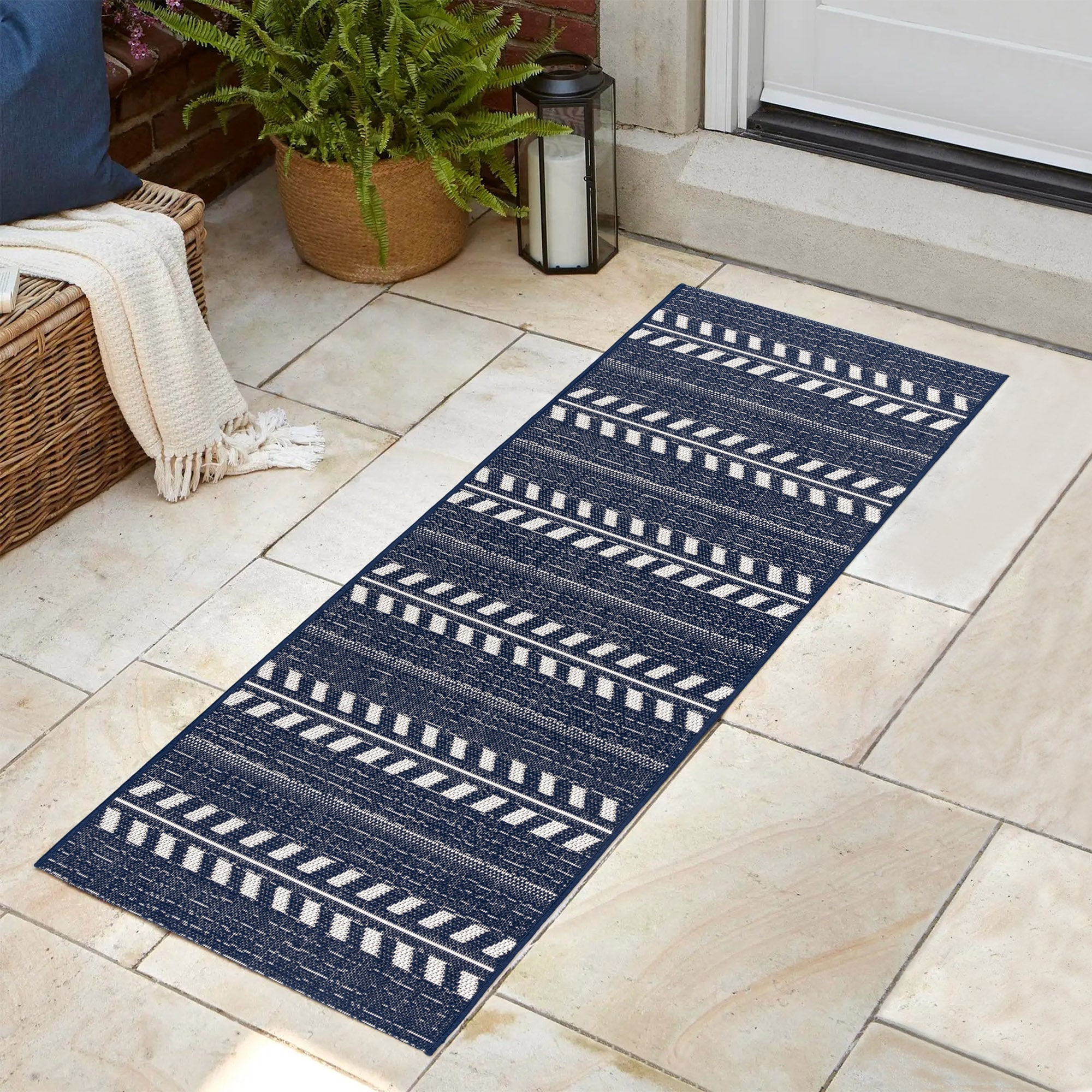 GERTMENIAN 28005 2 x 6 (ft) Polypropylene Navy/White Rectangular Indoor/Outdoor Stripe Runner rug