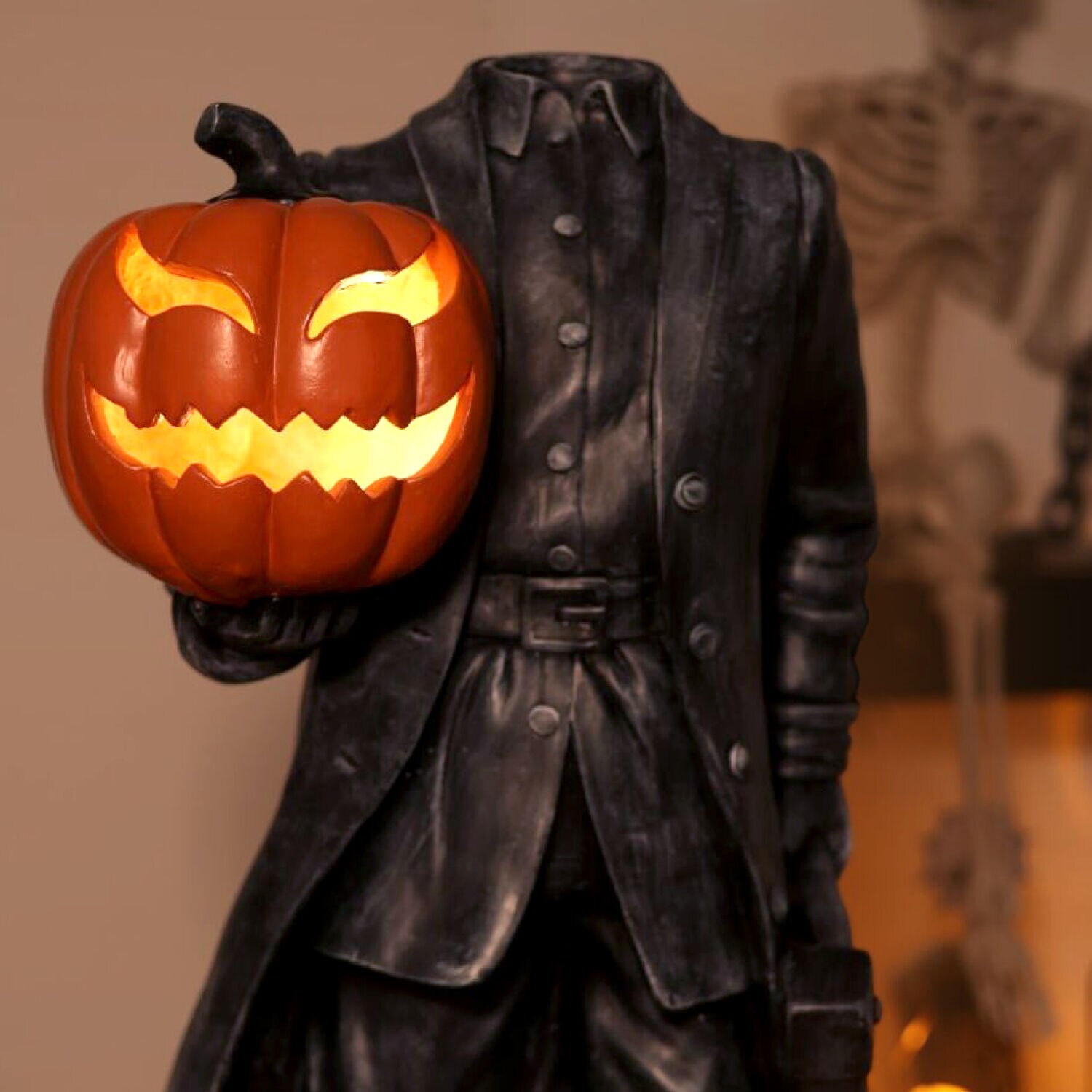 Headless horseman 18.5” statue hot with light up pumpkin decor