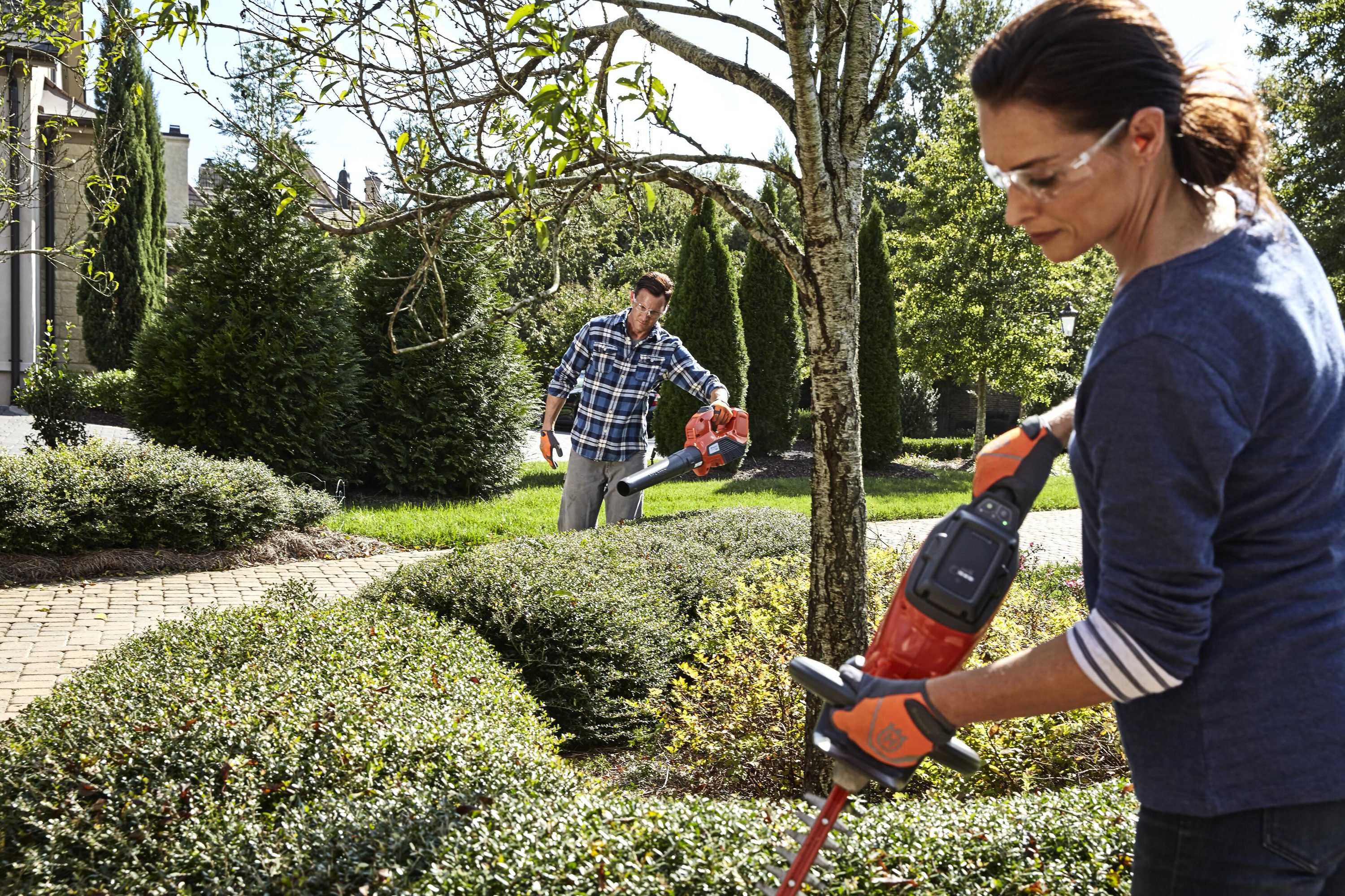 Husqvarna 115iHD55 Electric 22 Hedge Trimmer – AE Outdoor Power