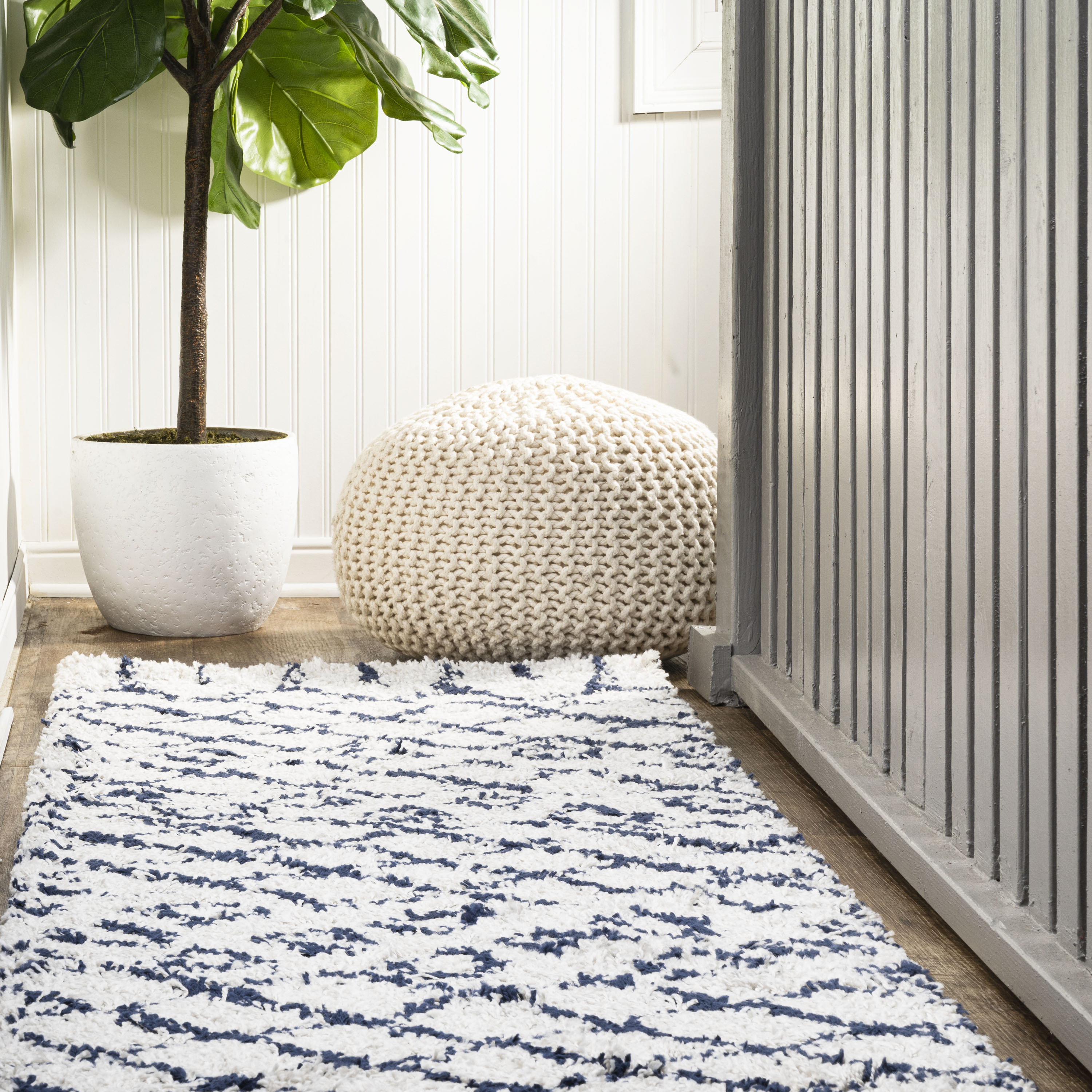 JONATHAN  Y SHG104B-28 London Shag Sineu Moroccan Diamond 2 x 8 (ft) Loomed Polypropylene Beige/Navy Rectangular Indoor Geometric Bohemian/Eclectic Runner rug
