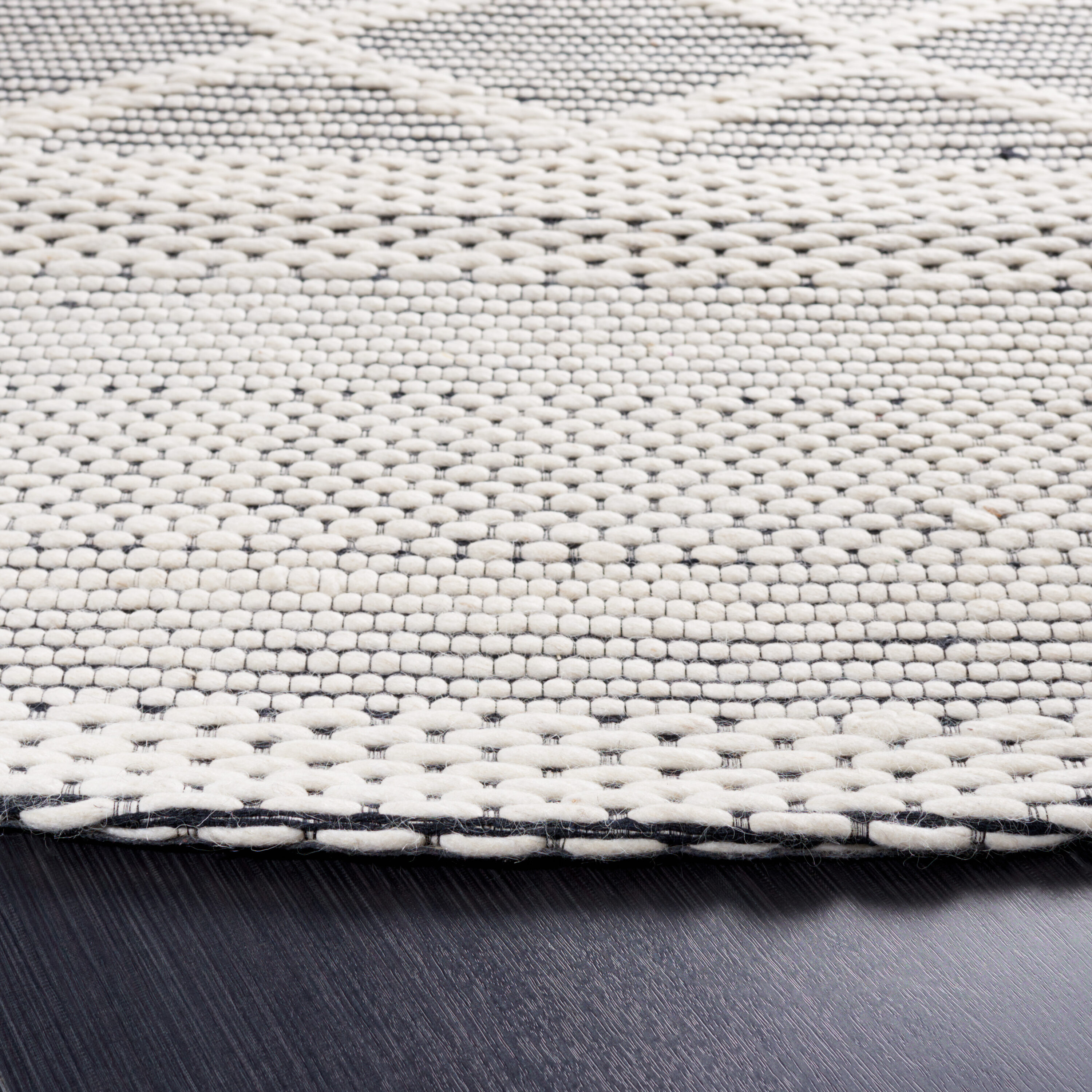 Safavieh VRM154Z-6R rugs - View #3