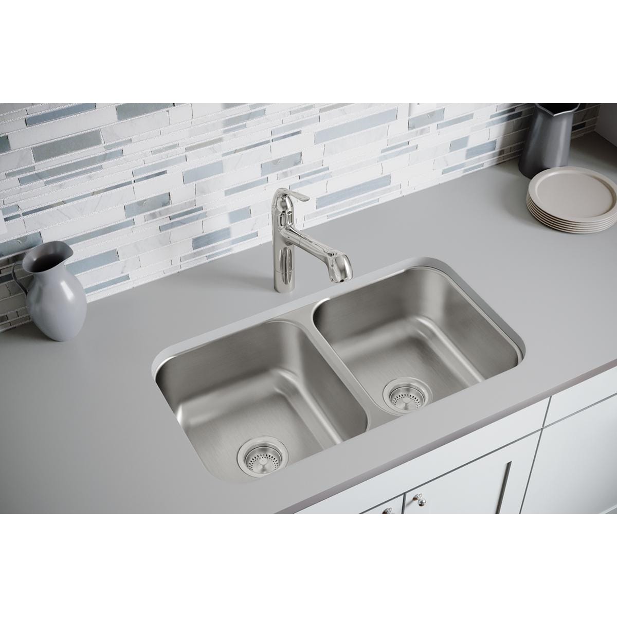 Dayton DXUH3118 Undermount 31.75-in x 18.25-in Stainless steel Double equal bowl 18 -Gauge Kitchen Sink