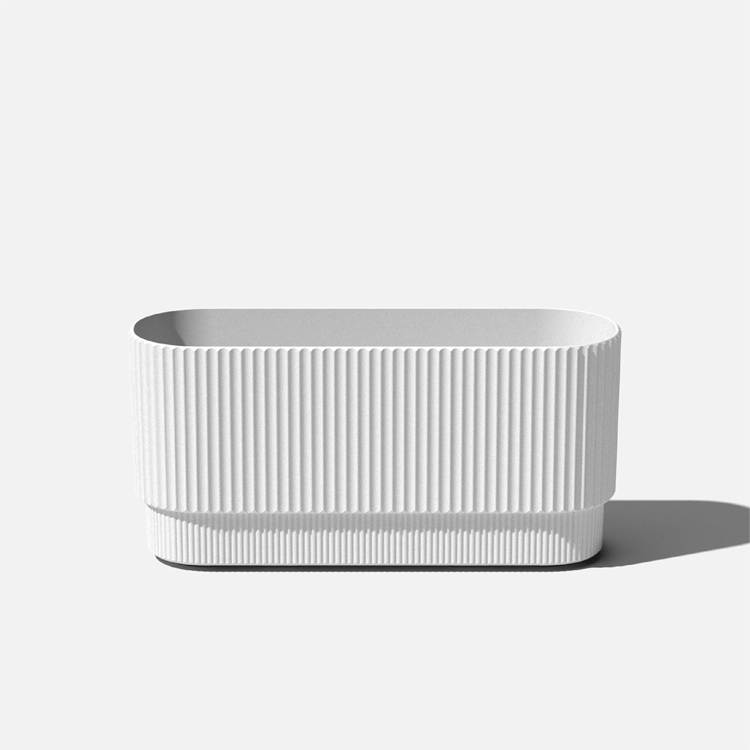 Veradek DMVLO30W Rectangle 13.75-in W Large White Plastic Indoor/Outdoor Planter with Drainage Holes