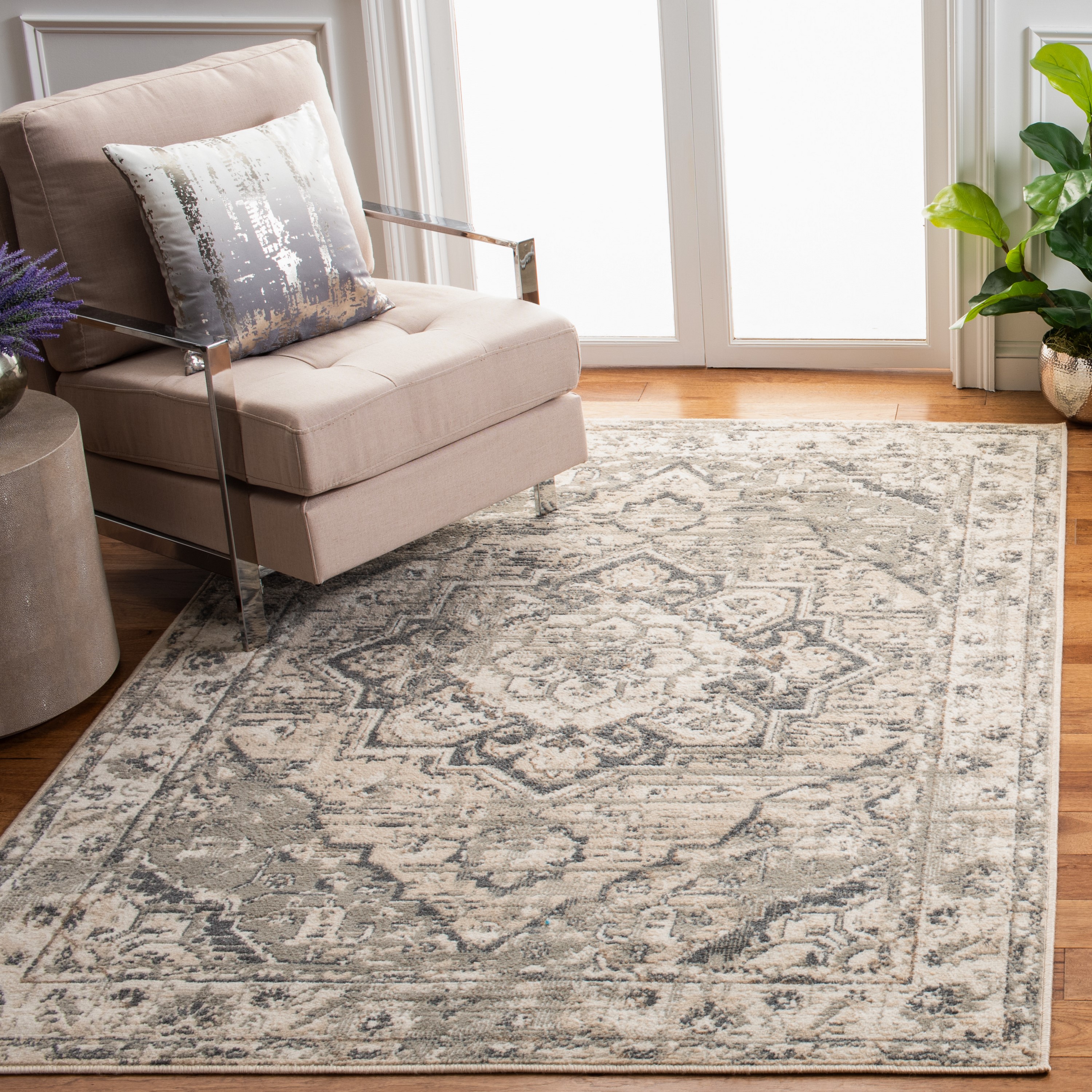 Safavieh PYR268A-5 Pyramid 5 x 8 (ft) Loomed Polypropylene Ivory/Gray Rectangular Indoor Distressed/Overdyed Oriental Area rug