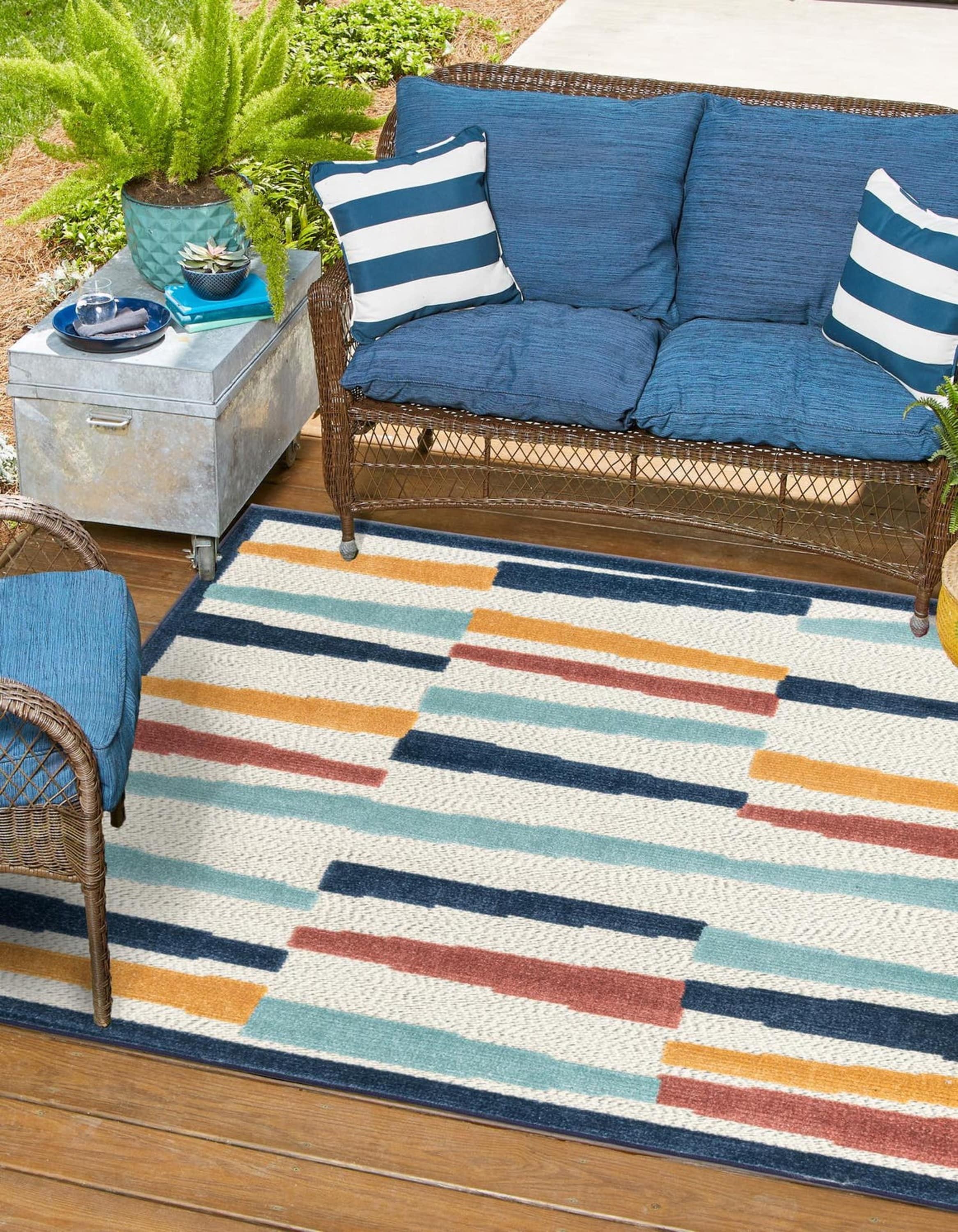 Unique Loom 3171363 Belize Outdoor 8 x 8 (ft) Loomed Polypropylene Ivory Square Indoor/Outdoor Geometric Area rug