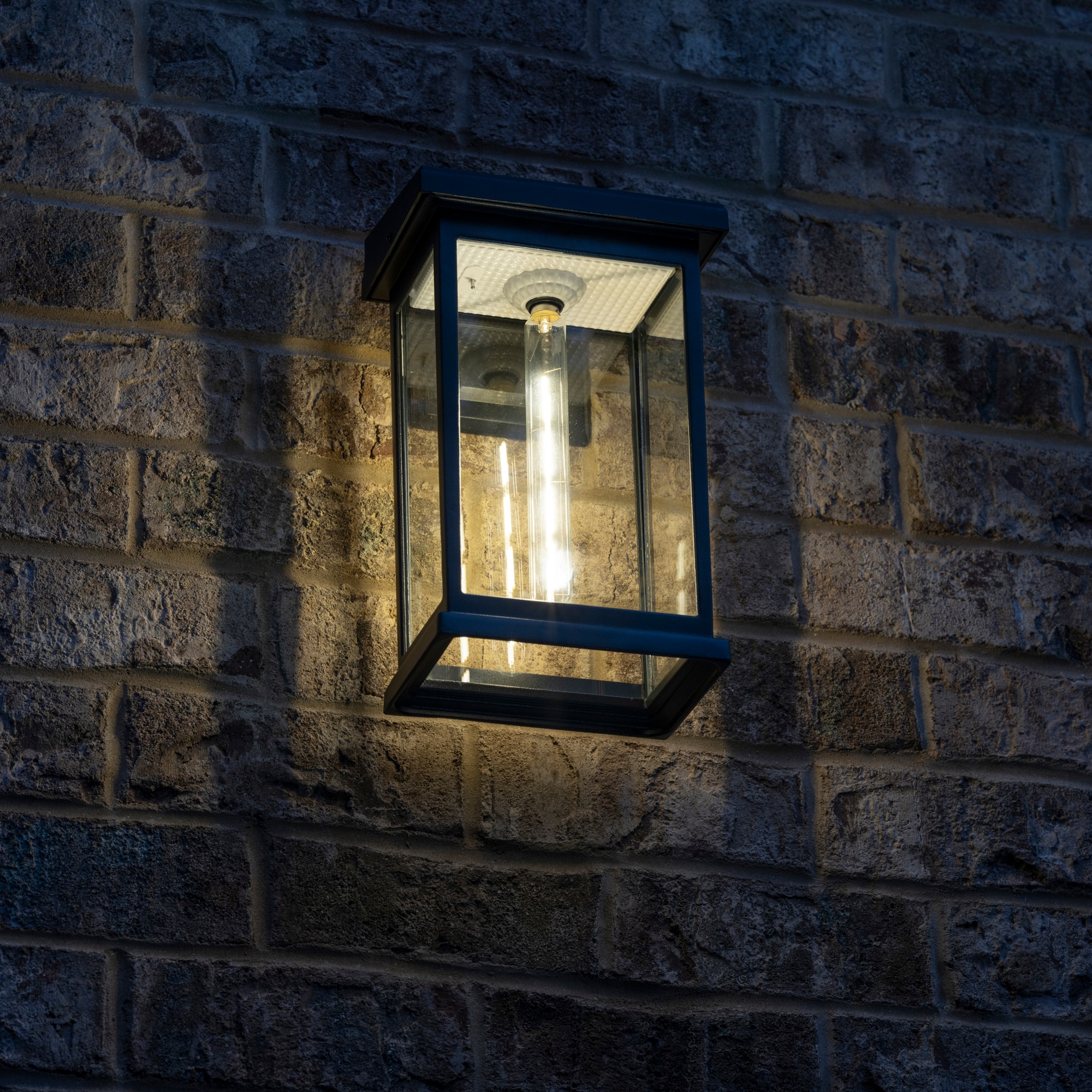 Gama Sonic 130B50010 1 -Light 14.5-in H Matte Black Solar Dusk to Dawn Outdoor Wall Light
