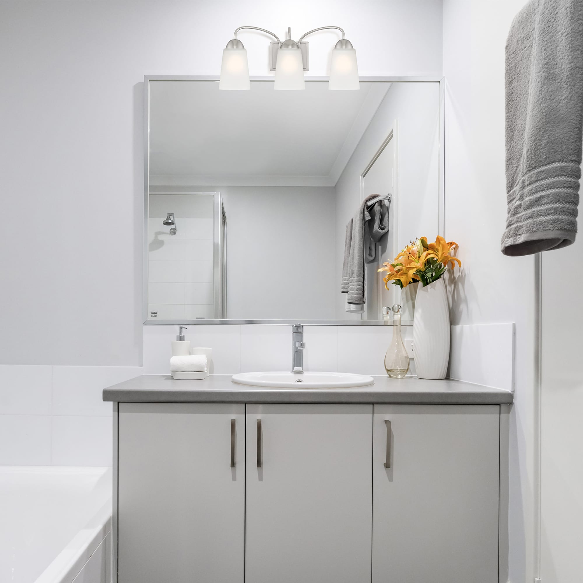 Designers Fountain D267M-3B-BN Malone 20.75-in 3 -Light Brushed Nickel Transitional Vanity light bar