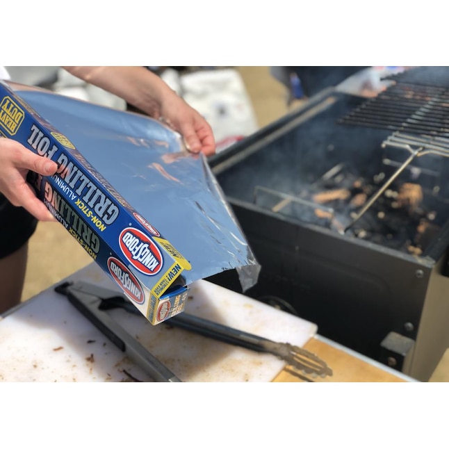 Kingsford Aluminum foil 35-Pack Aluminum Foil Non-stick Grill Sheet(s) in  the Grill Cookware department at