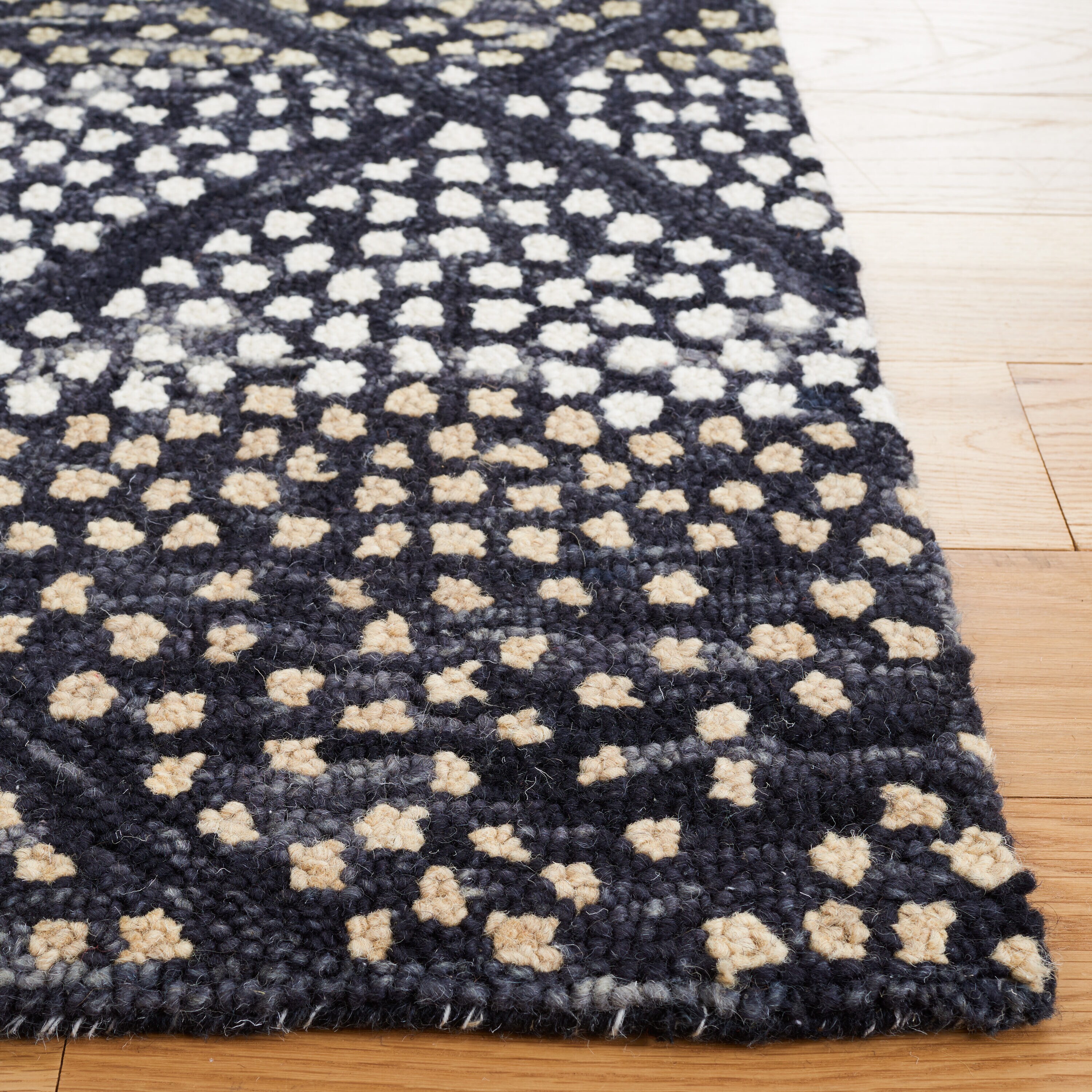 Trace Ivory and Navy Hand-Tufted Wool Area Rug